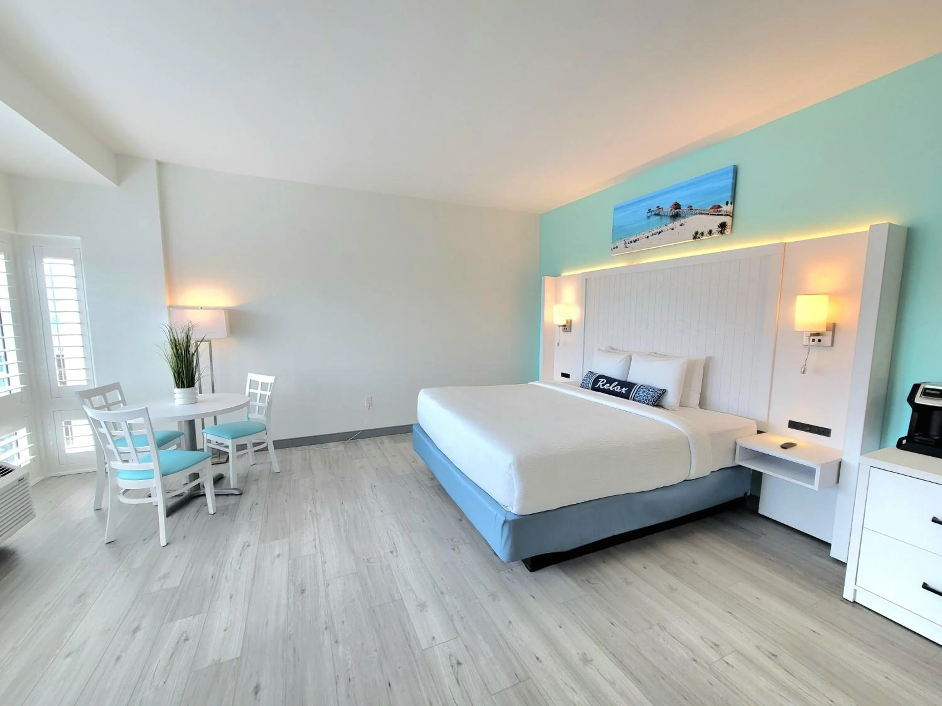 Bedroom, Bed in ChartHouse Clearwater Beach Marina Hotel