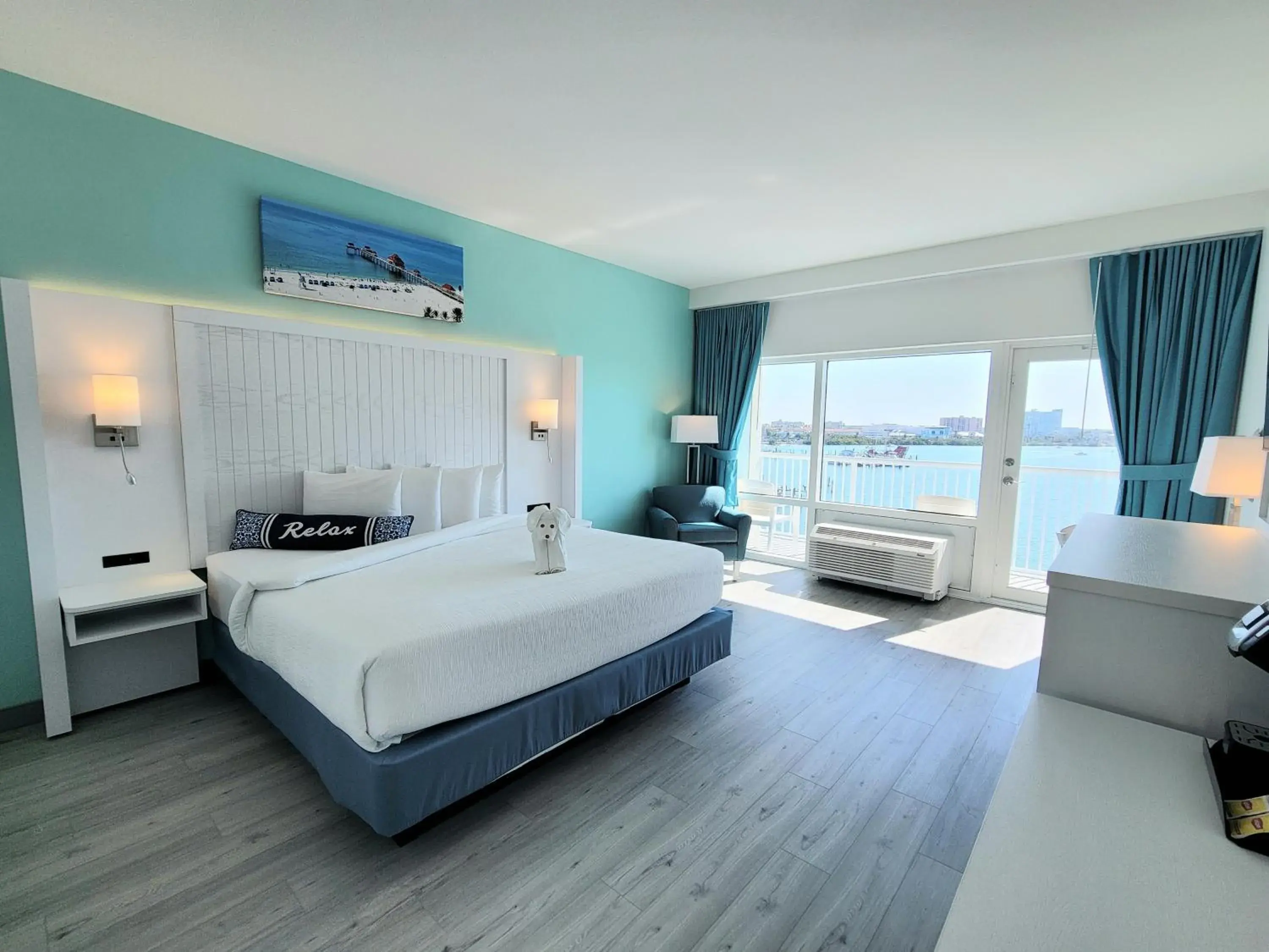 King Room with Sea View in ChartHouse Clearwater Beach Marina Hotel King Room with Sea View in ChartHouse Clearwater Beach Marina Hotel