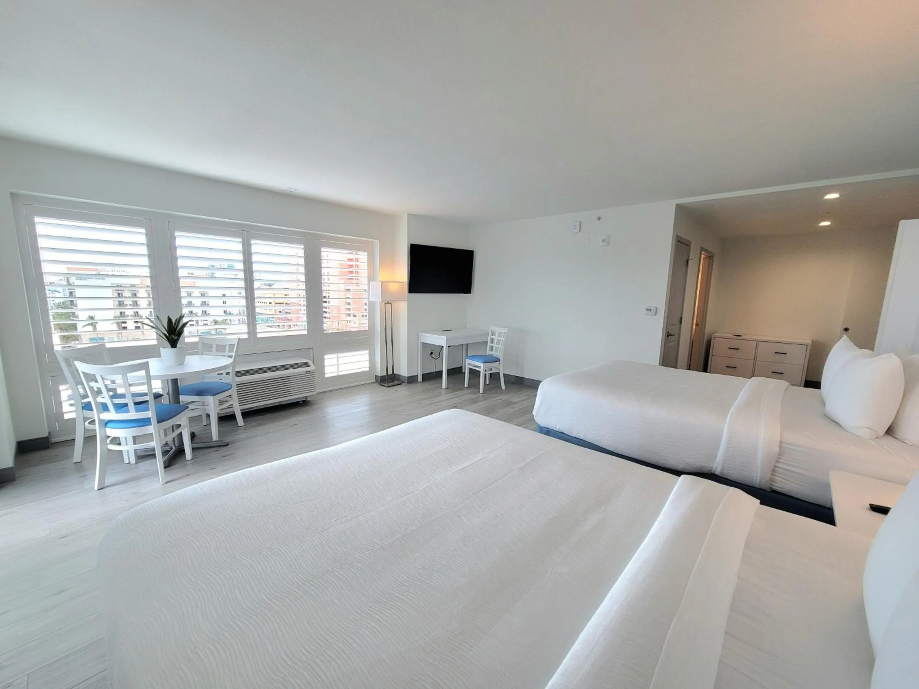 Bedroom, Bed in ChartHouse Clearwater Beach Marina Hotel