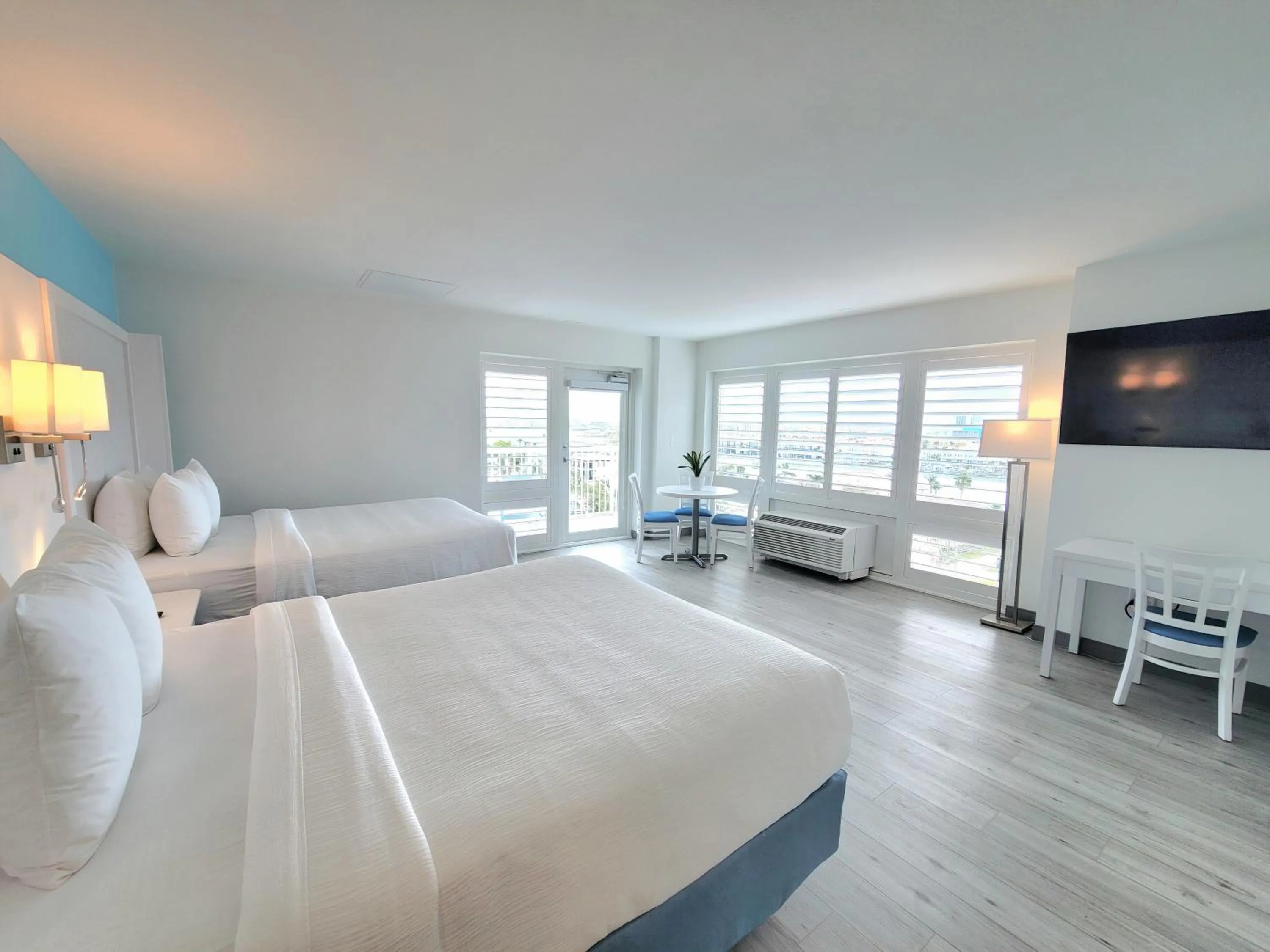 Bedroom, Bed in ChartHouse Clearwater Beach Marina Hotel