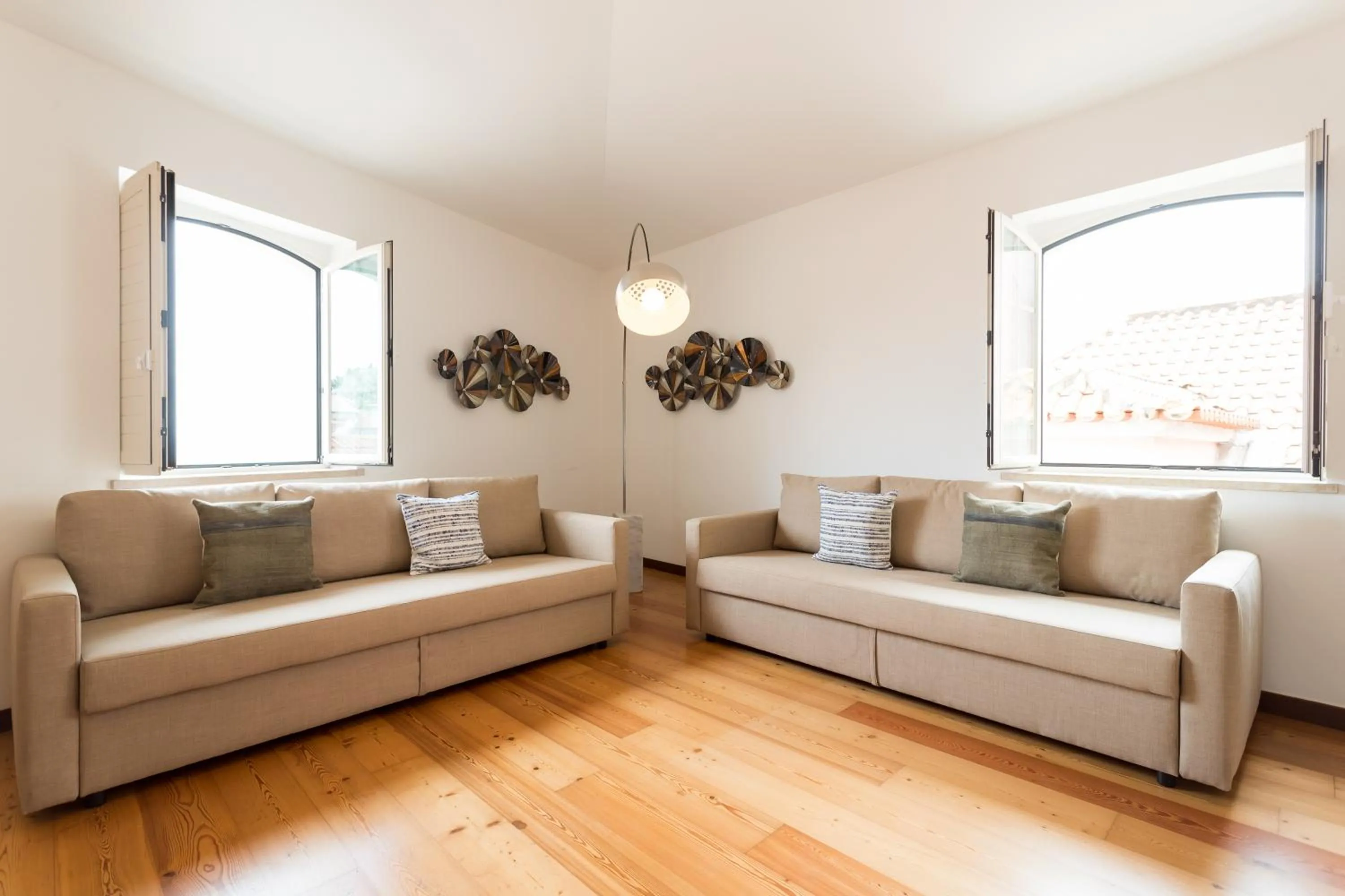 Alfama Modern Two Bedroom Apartment w River View and Parking by LU Holidays