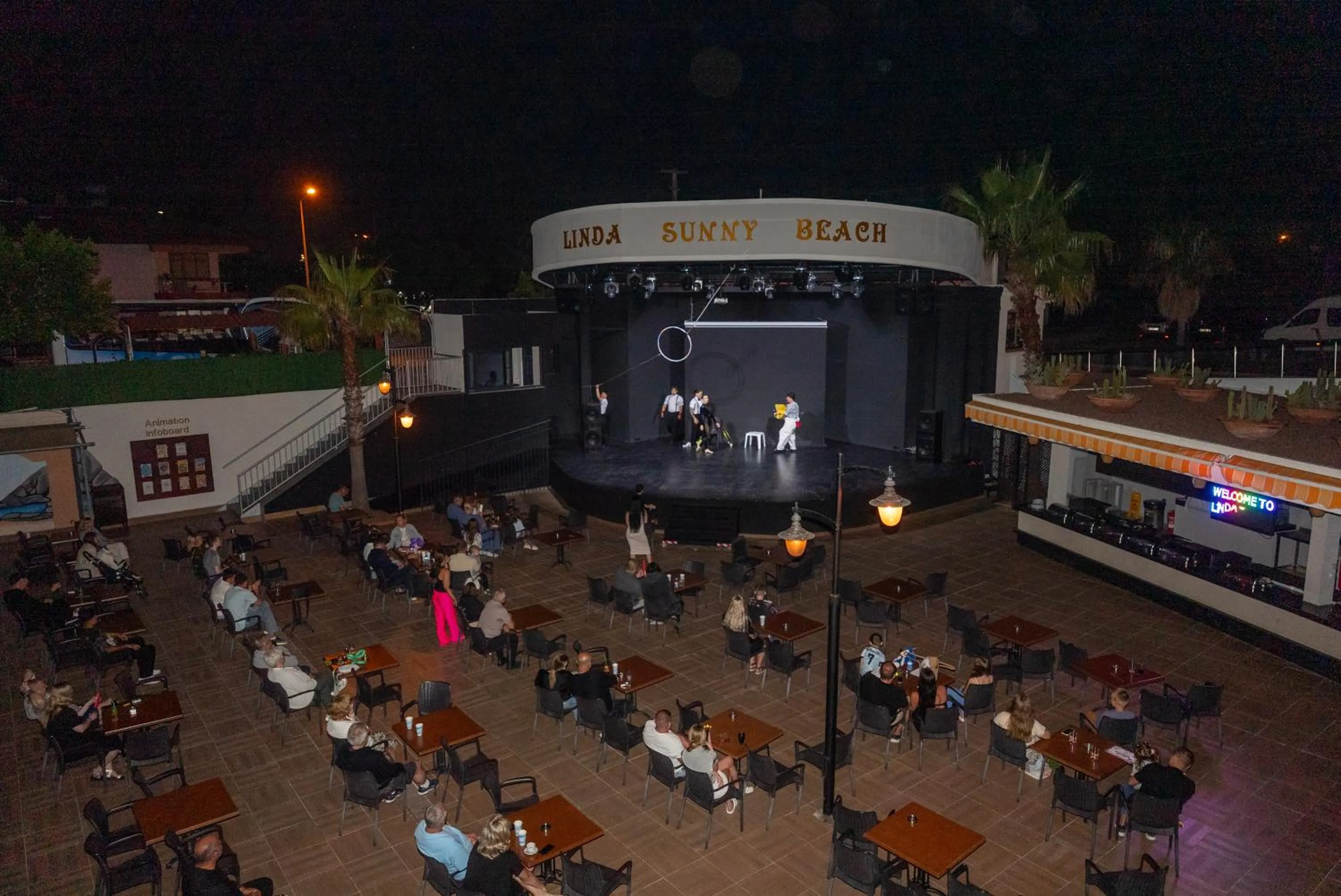 Evening entertainment in Linda Sunny Beach Hotel & Spa-Ultra All Inclusive