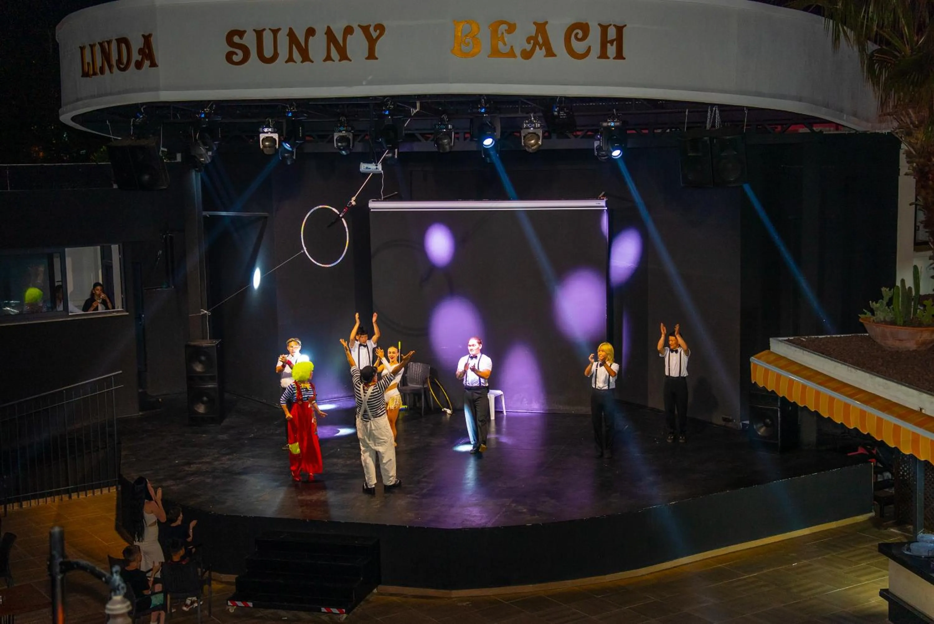 Evening entertainment in Linda Sunny Beach Hotel & Spa-Ultra All Inclusive