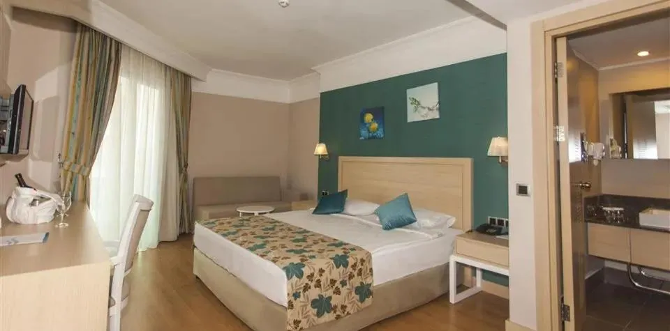 Bed in Linda Sunny Beach Hotel & Spa-Ultra All Inclusive