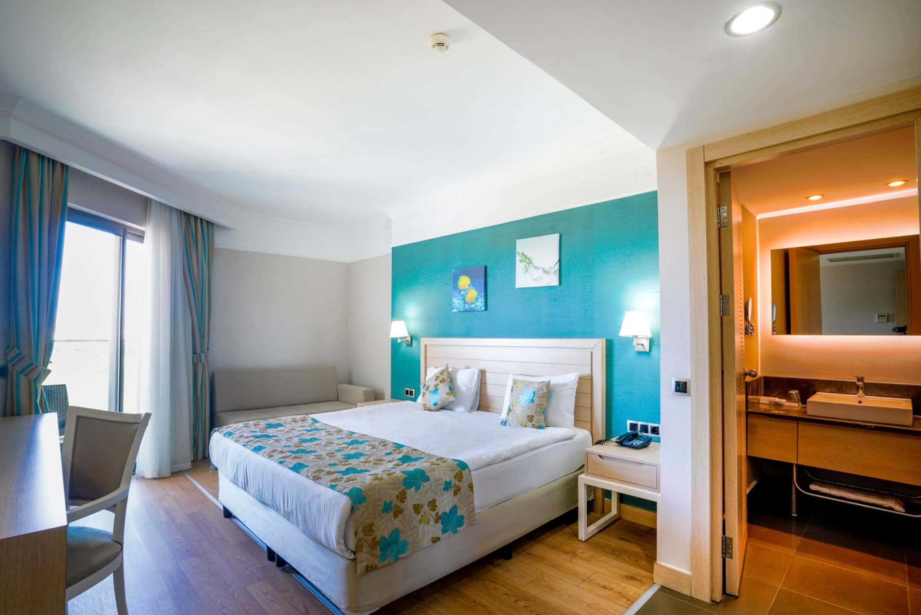 Bed in Linda Sunny Beach Hotel & Spa-Ultra All Inclusive