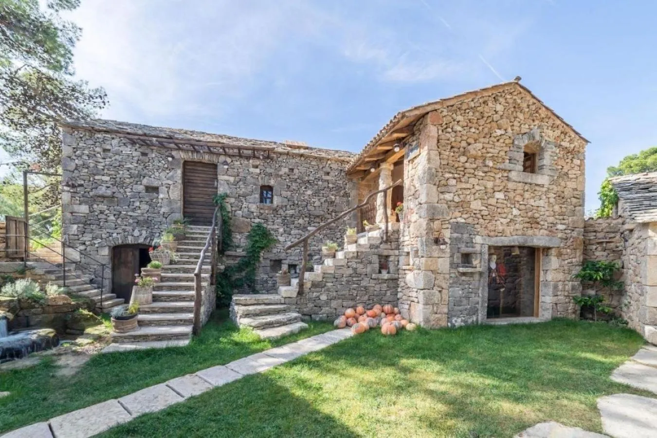 Restaurant/places to eat in Amadria Exclusive Beach Villa