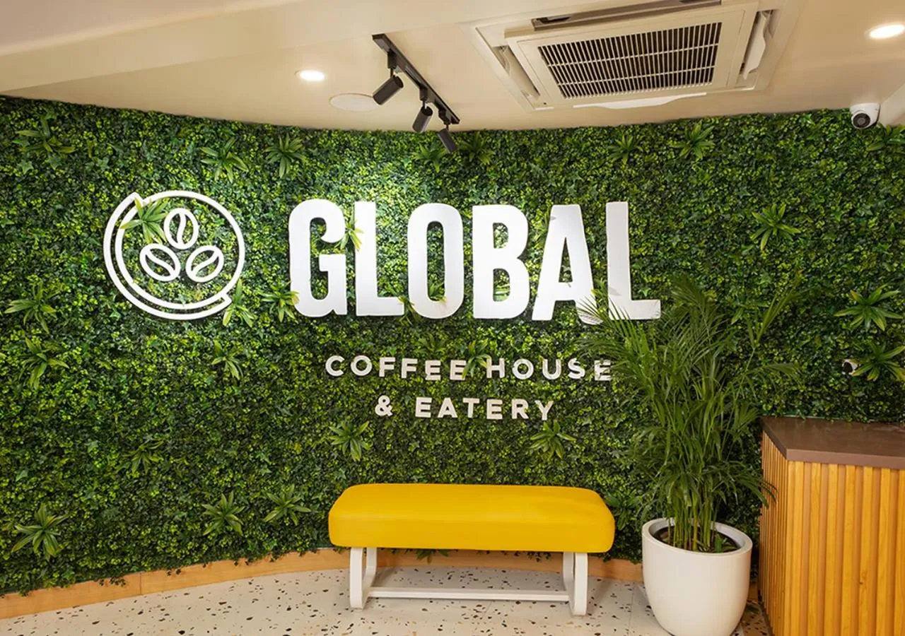 Restaurant/places to eat in Bloom Hub l WEH Andheri