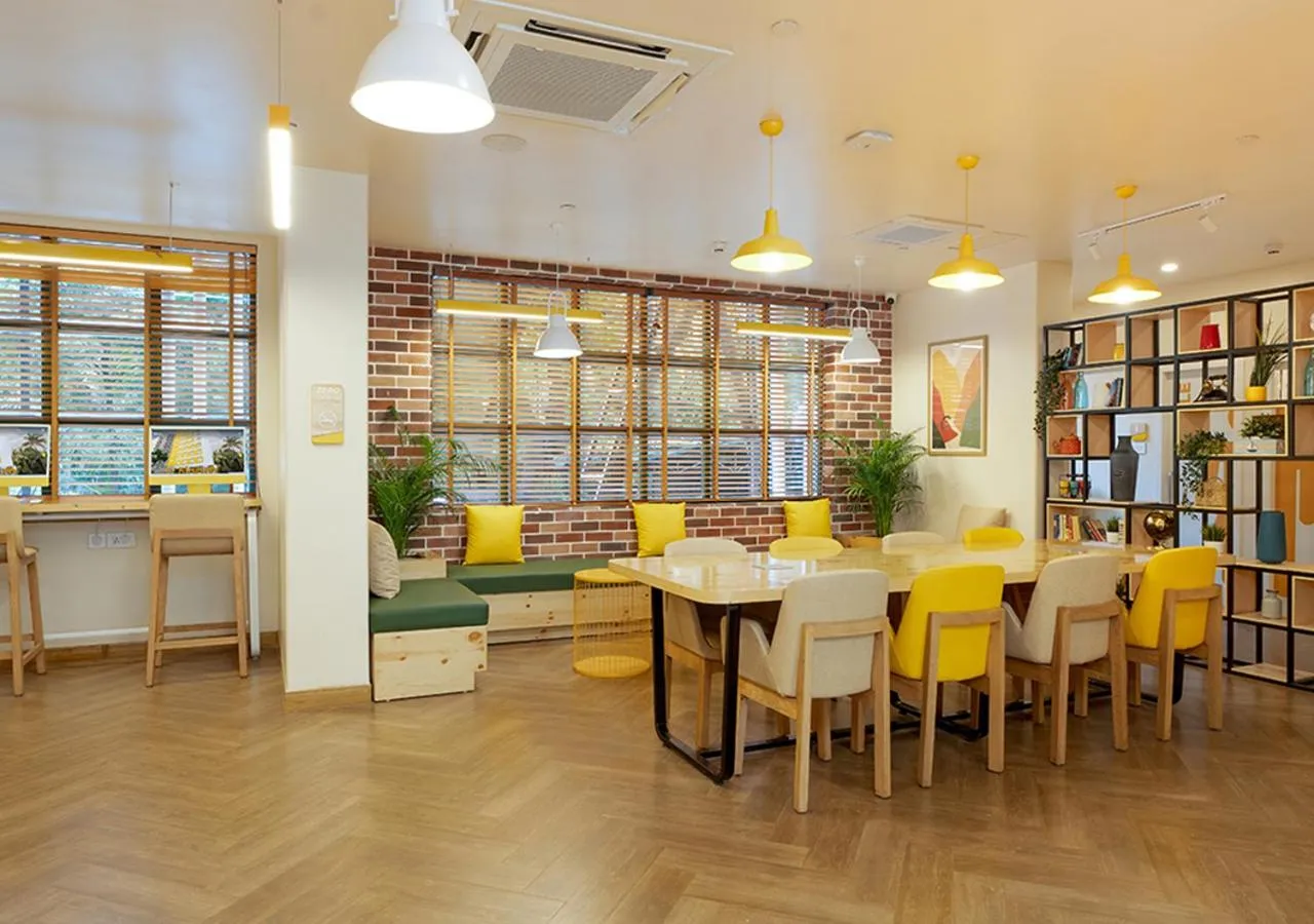 Restaurant/places to eat in Bloom Hub l WEH Andheri