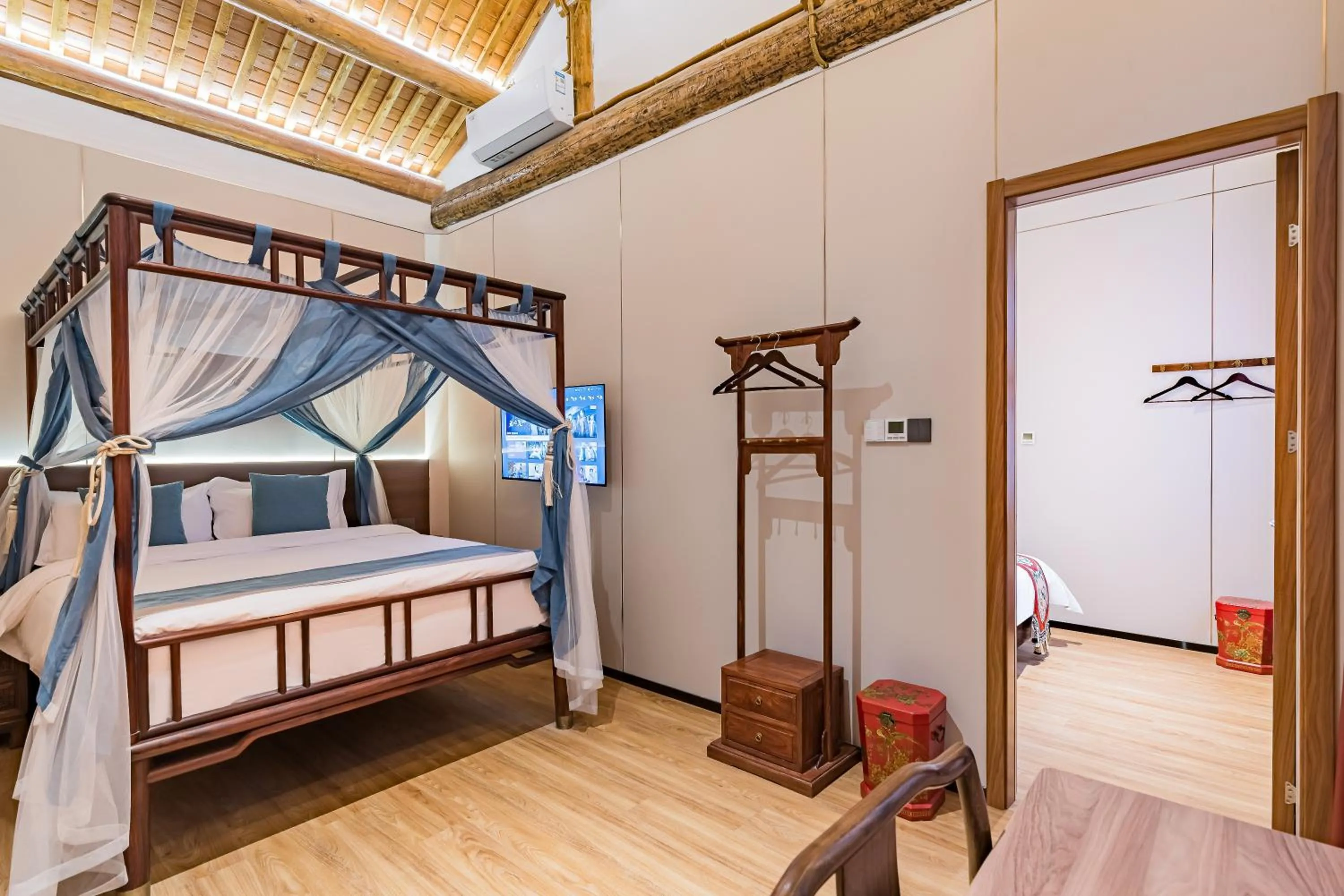 Family Suite in Liuli Tile Courtyard Hotel Tian Anmen Wangfujing Houhai