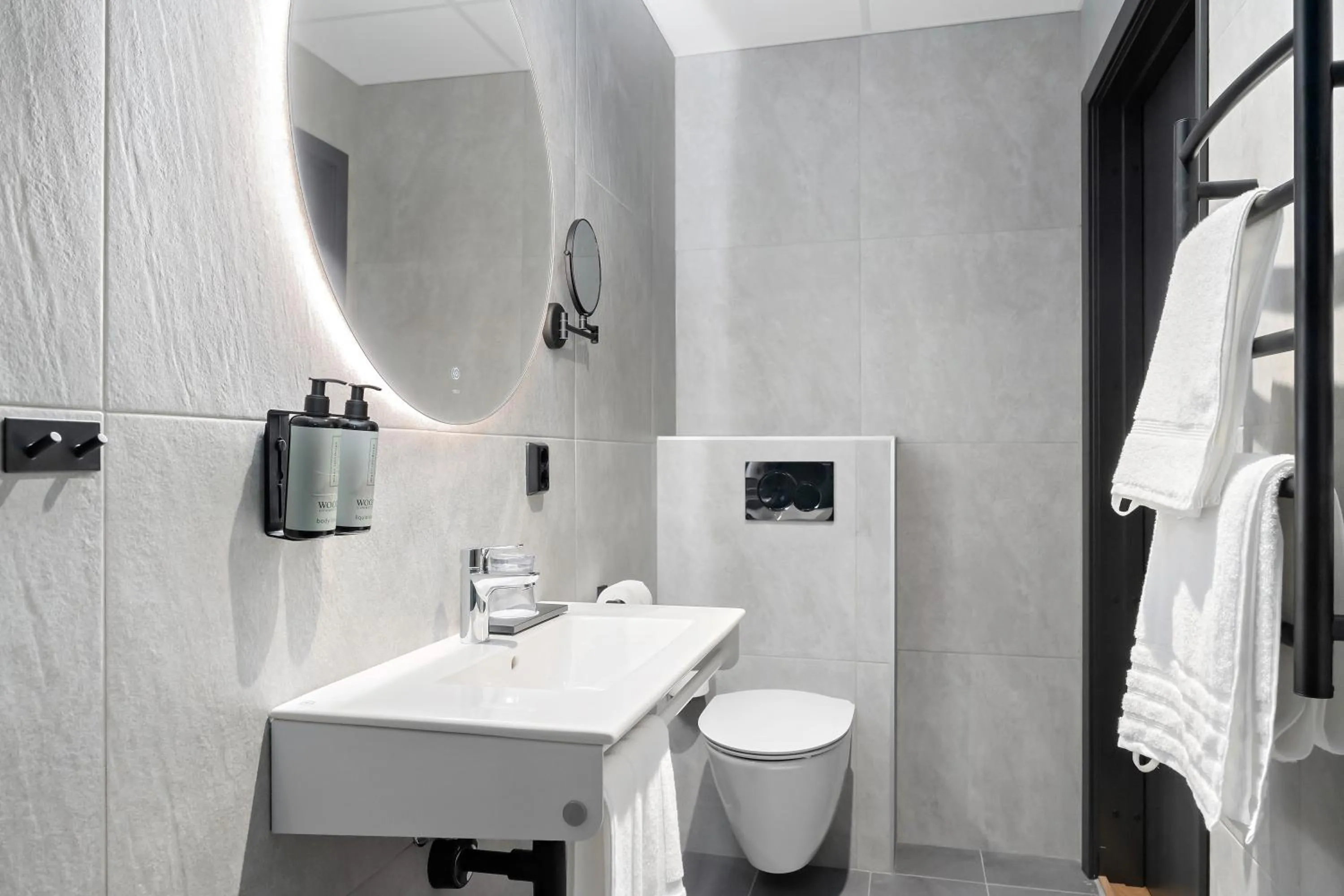 Shower in Hotel Riverside Avesta, BW Signature Collection