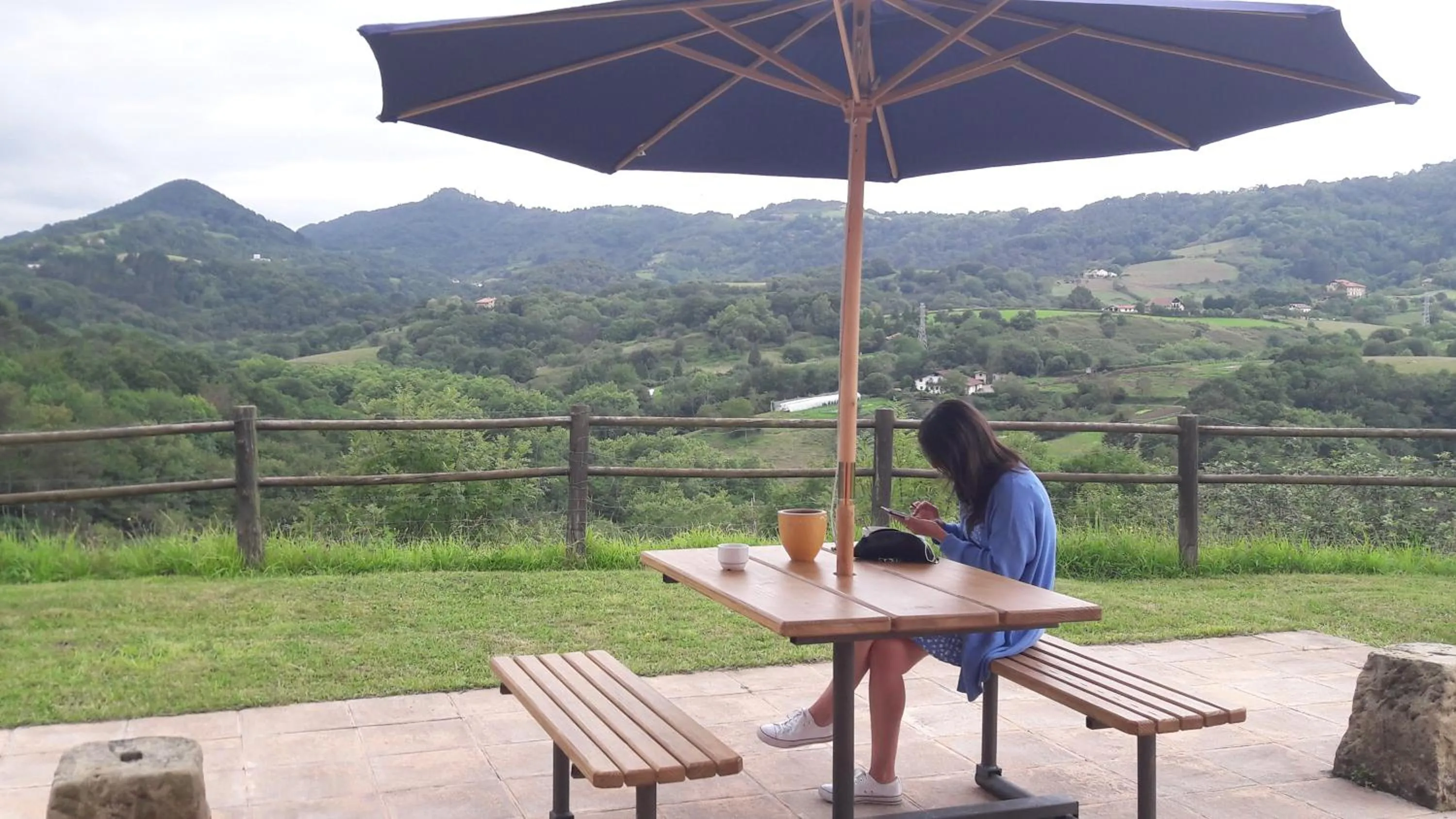 People in Kanpoeder - Adults Only