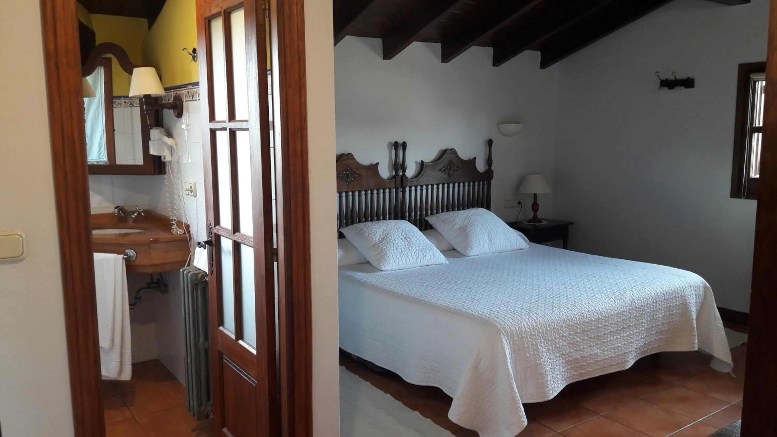 Bed in Kanpoeder - Adults Only