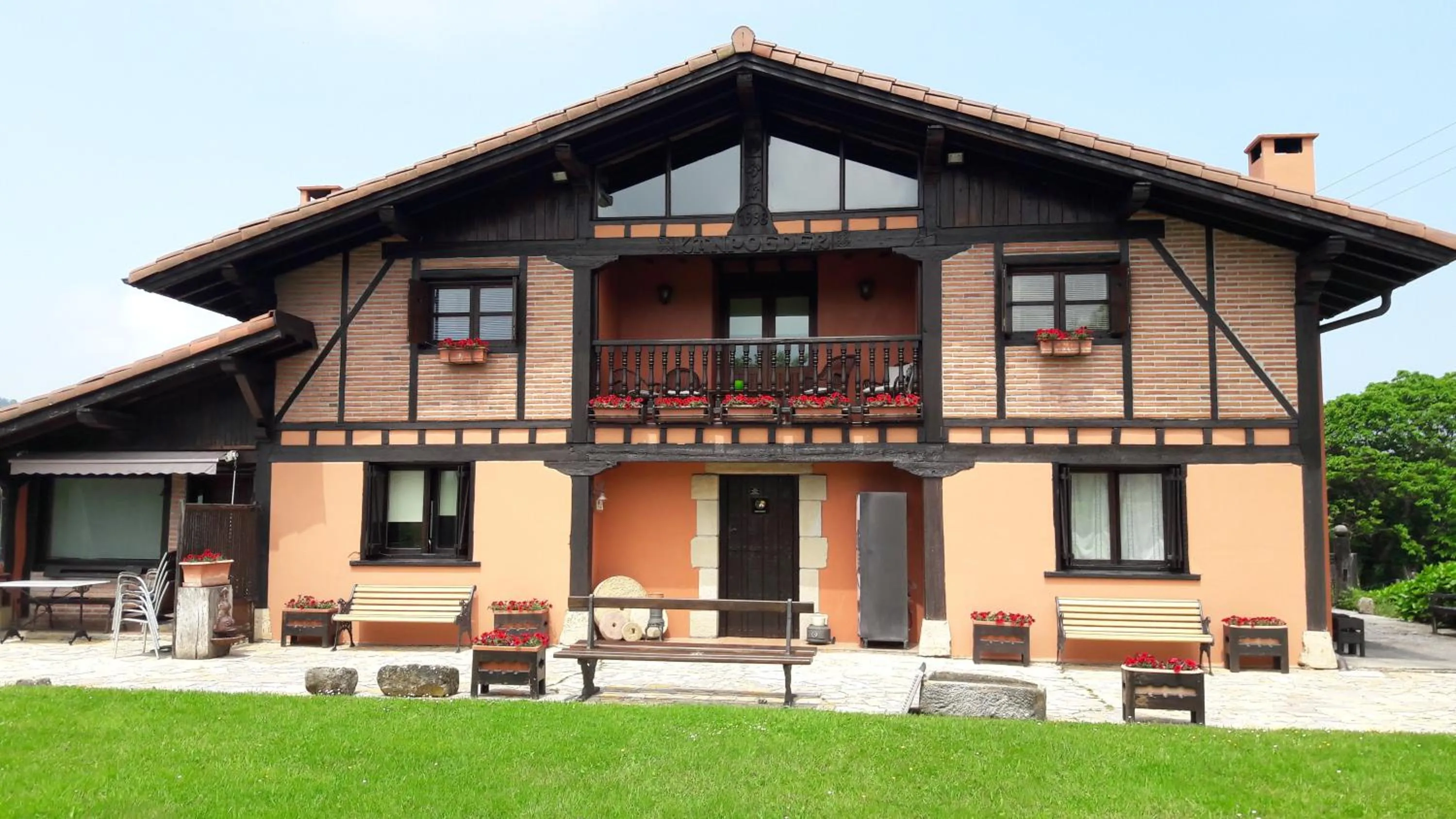 Spring in Kanpoeder - Adults Only