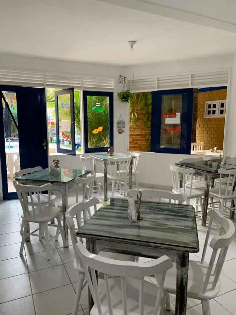 Restaurant/places to eat in Pousada Girassol