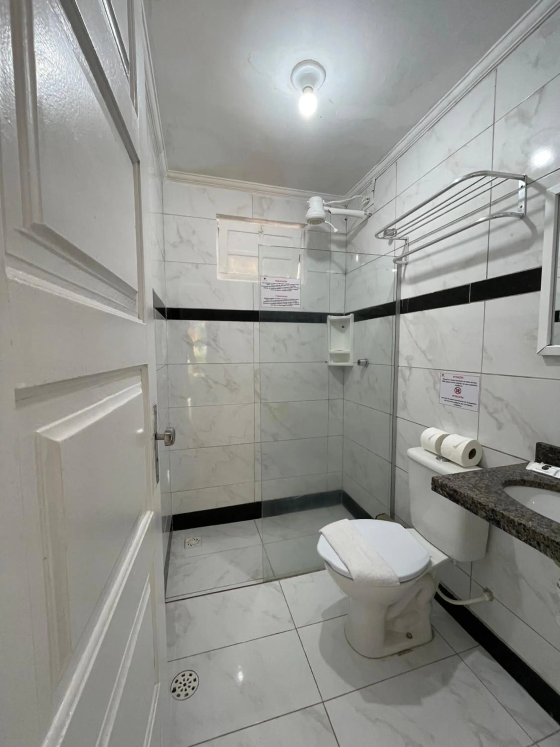 Bathroom in Pousada Girassol