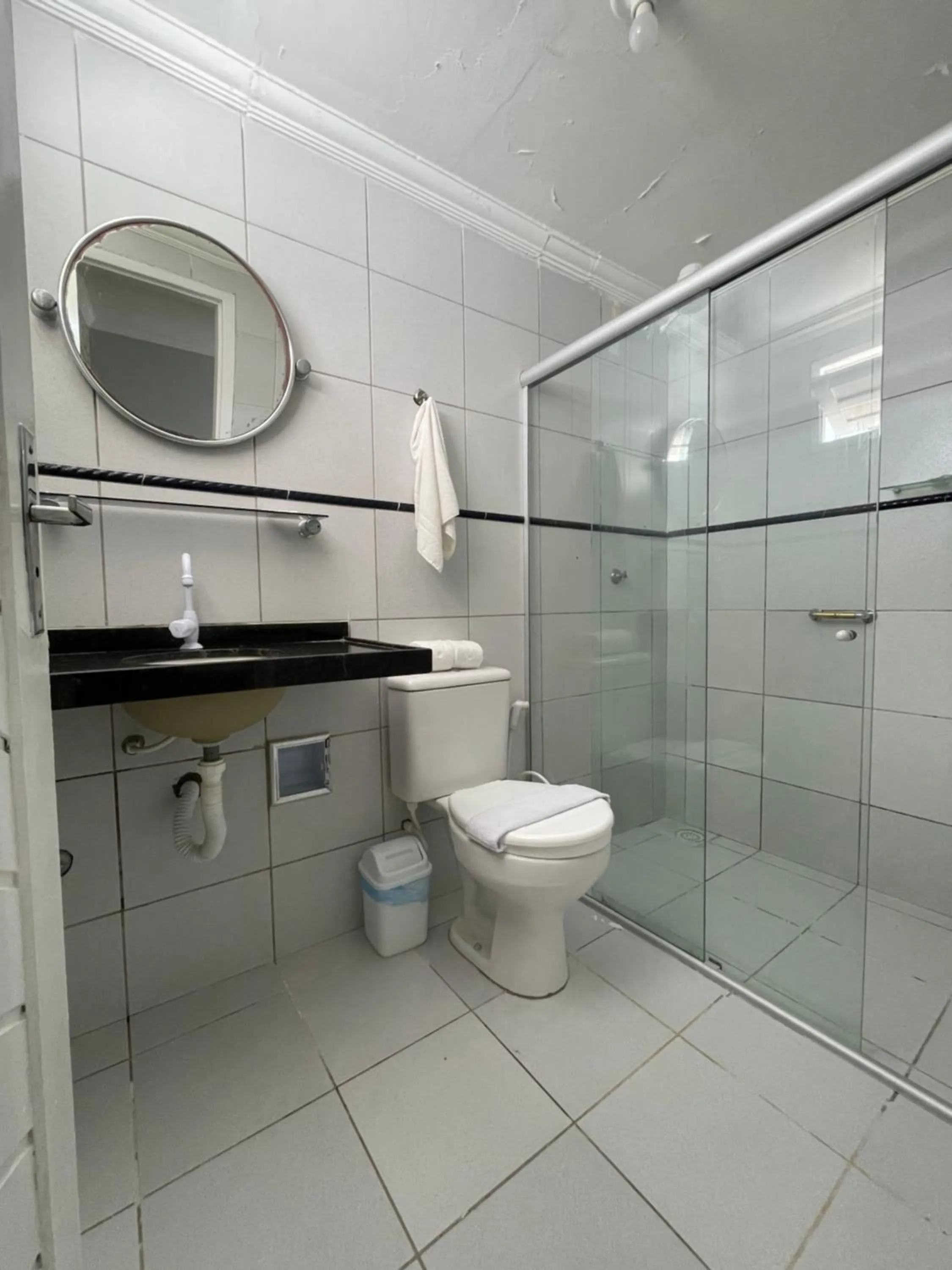 Bathroom in Pousada Girassol