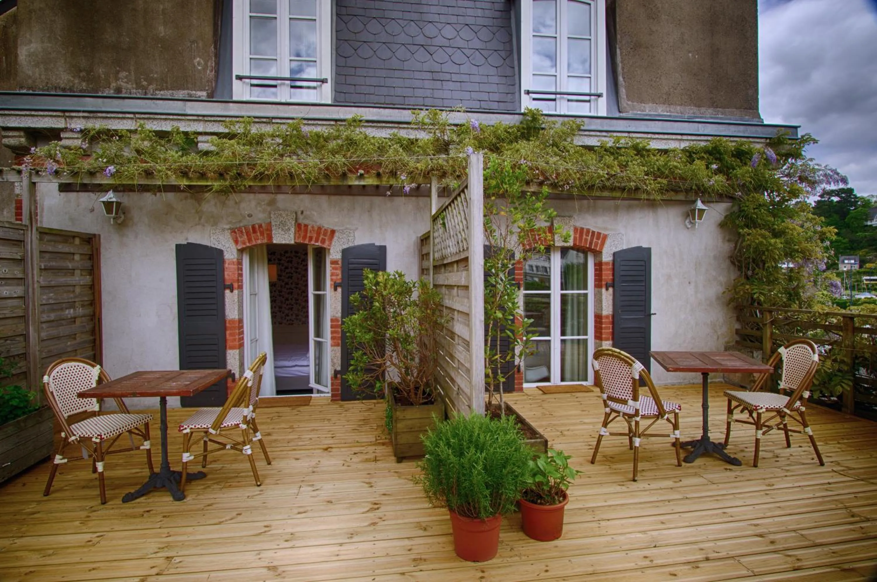 Balcony/Terrace in Hotel de charme Les Mimosas