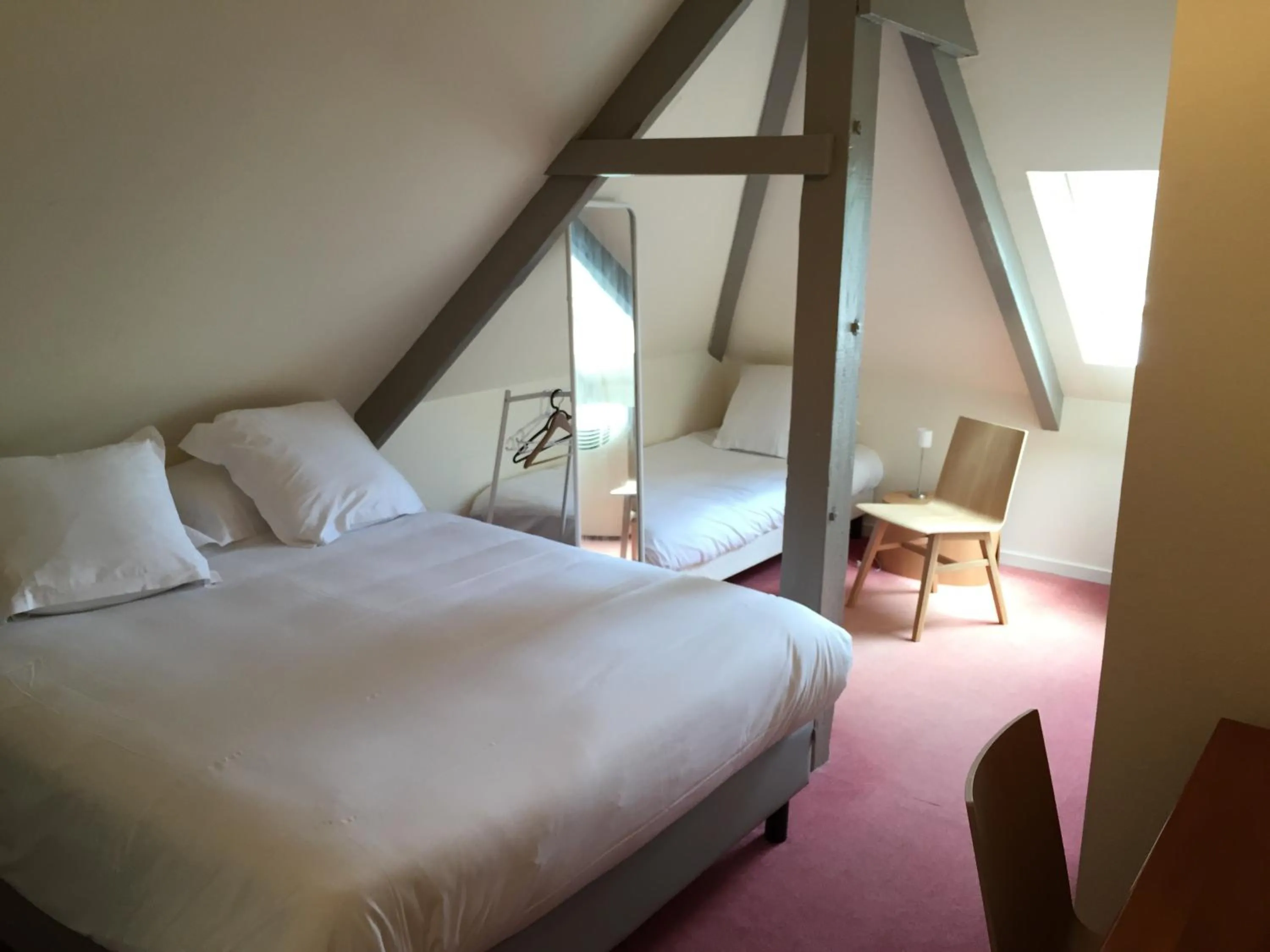 Photo of the whole room, Bed in Hotel de charme Les Mimosas