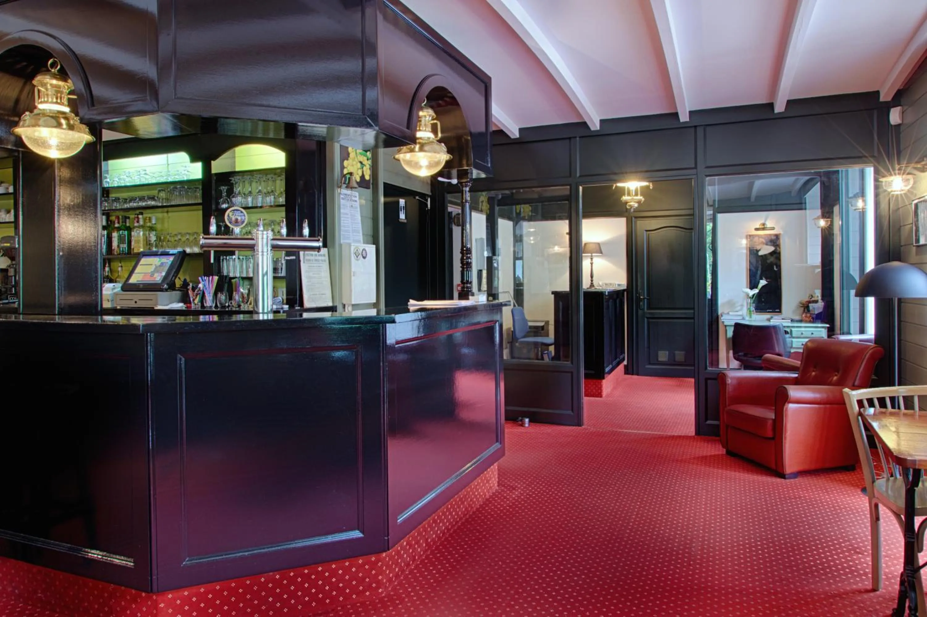 Lounge or bar in Hotel de charme Les Mimosas