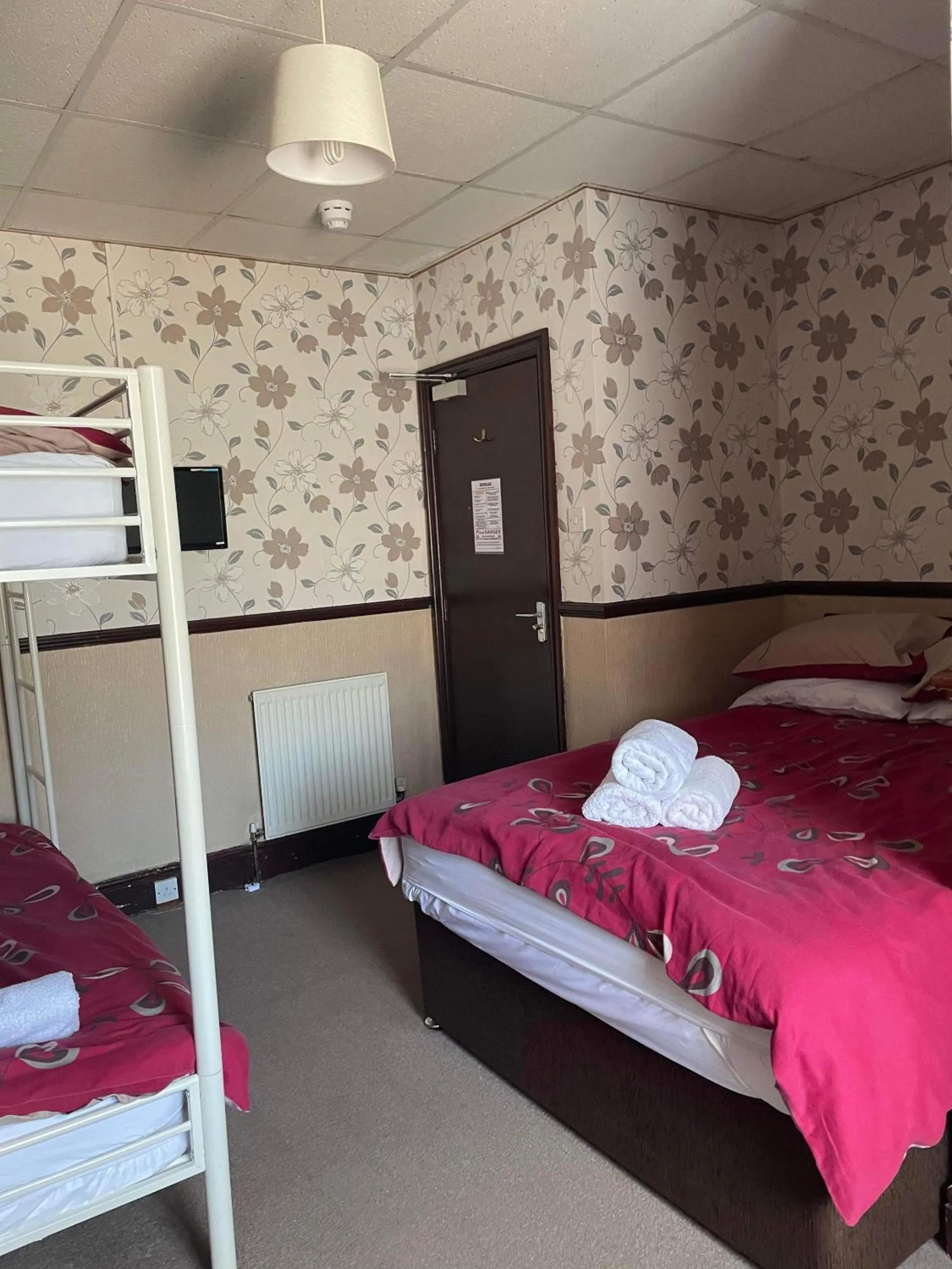 Bedroom, Bed in Roselea Hotel - St Chads