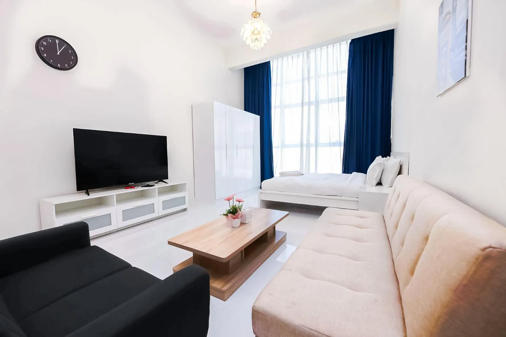 Communal lounge/ TV room in MK Residence JVC