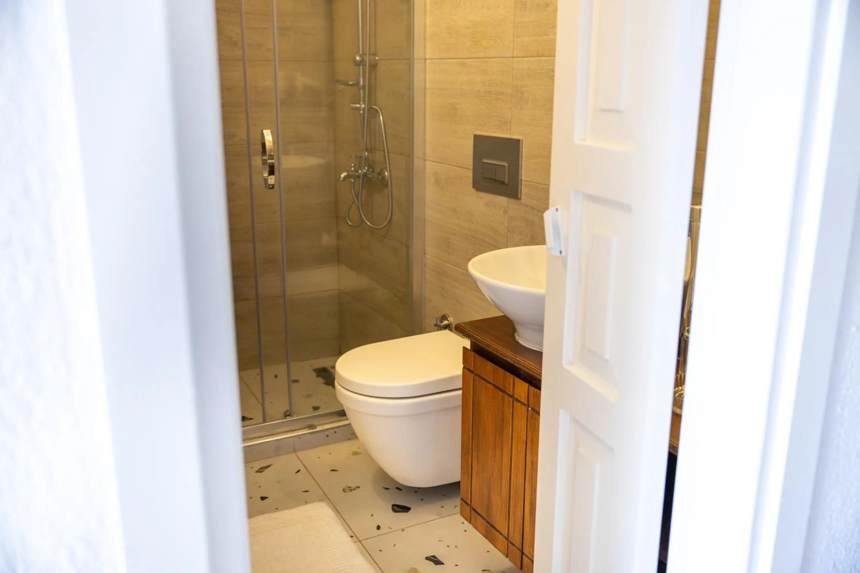 Shower in La Grenadine Hotel
