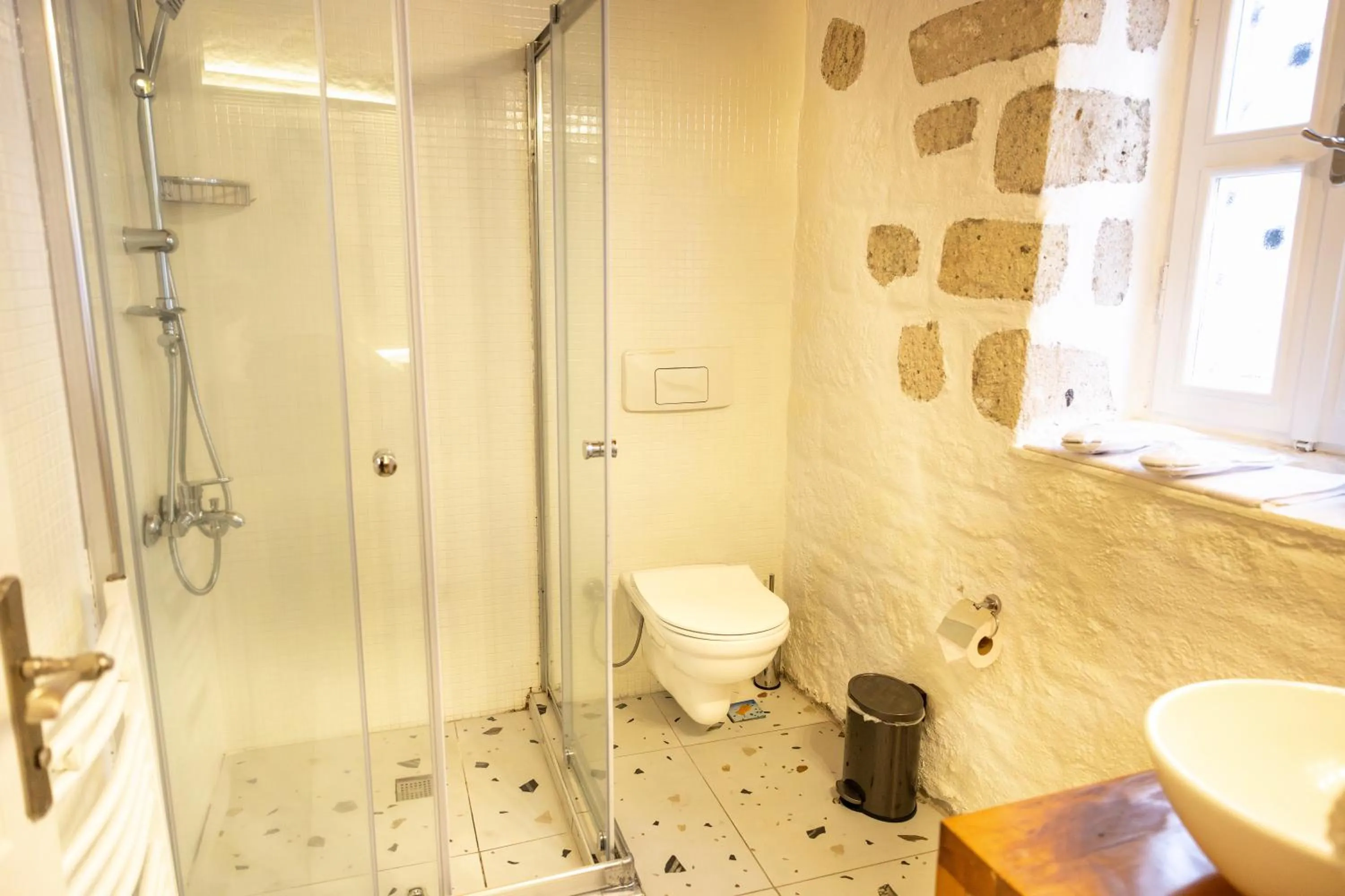 Shower in La Grenadine Hotel