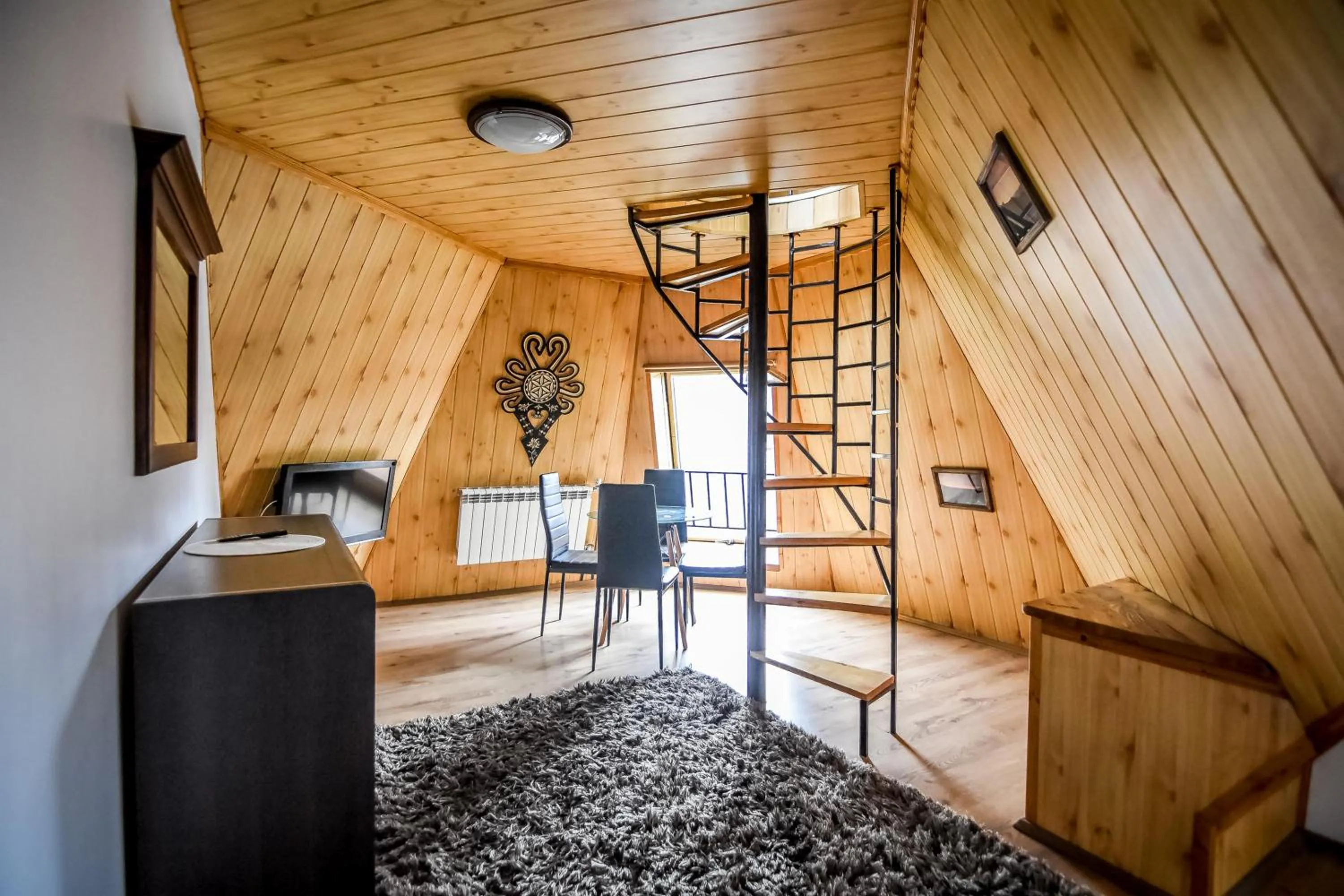 TV and multimedia in Willa Znana