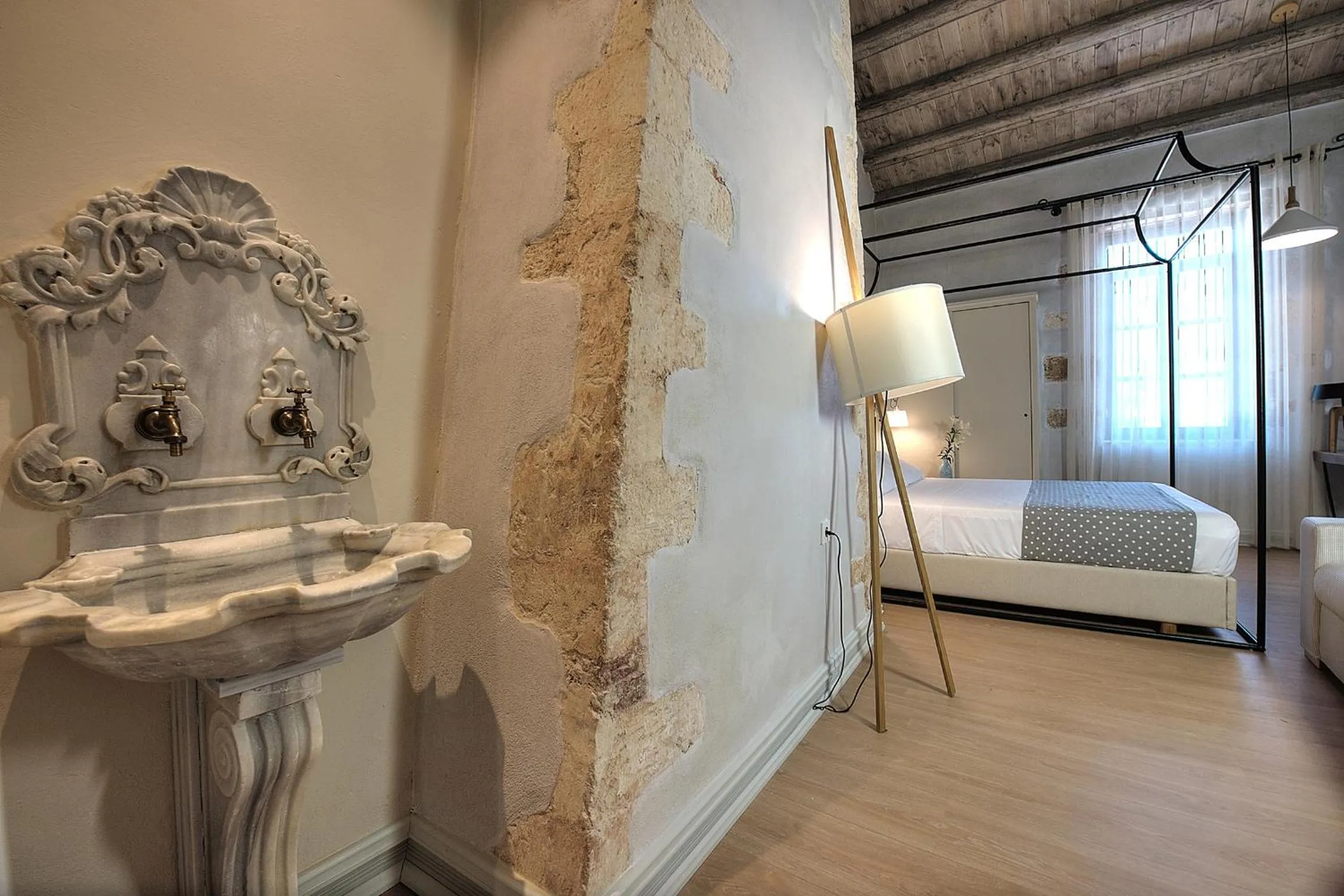 Decorative detail, Bed in Elia Zampeliou Hotel