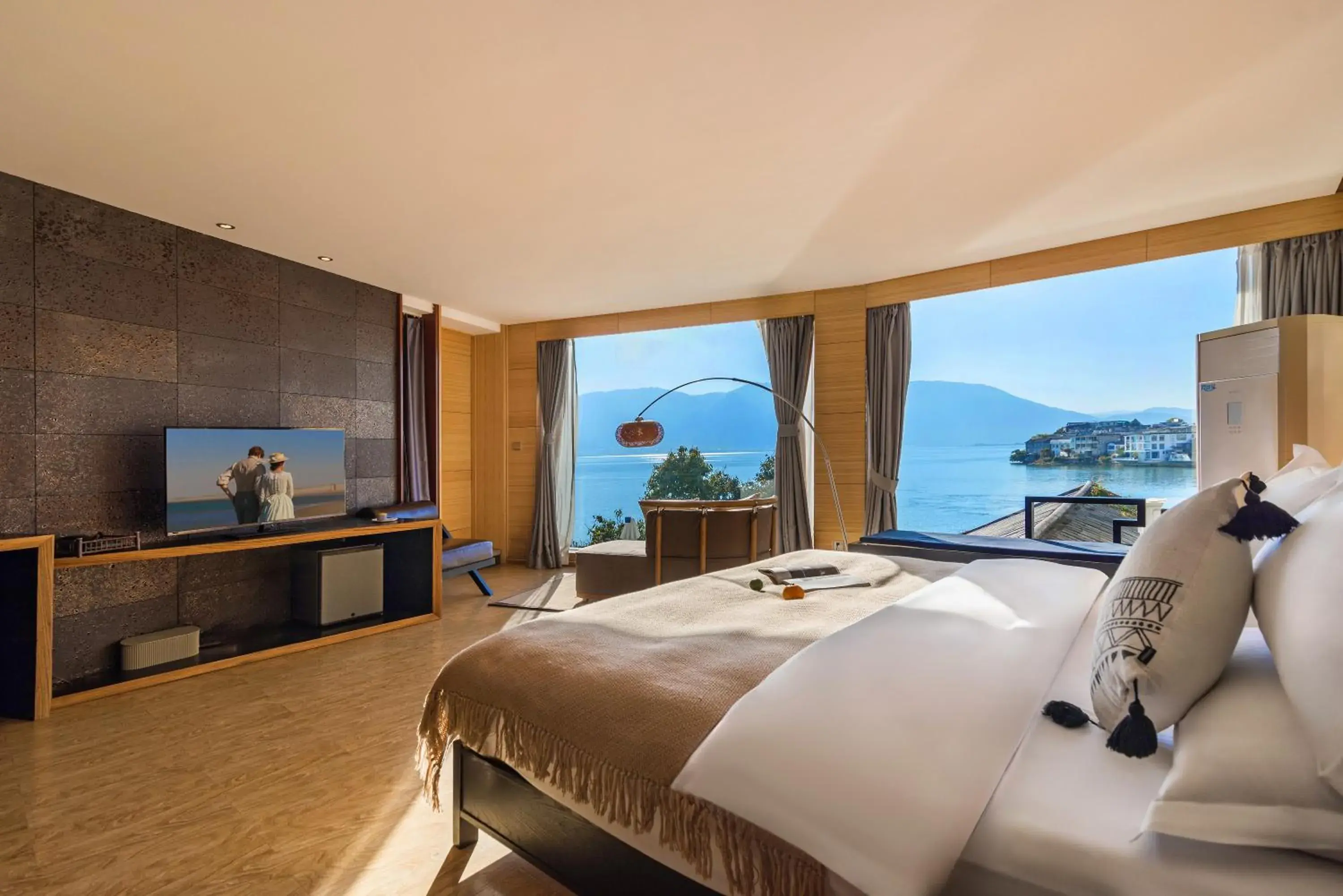 Double Room with Balcony (2 Adults + 1 Child) in Dali Shuanglang seven fun lake view guesthouse Double Room with Balcony (2 Adults + 1 Child) in Dali Shuanglang seven fun lake view guesthouse