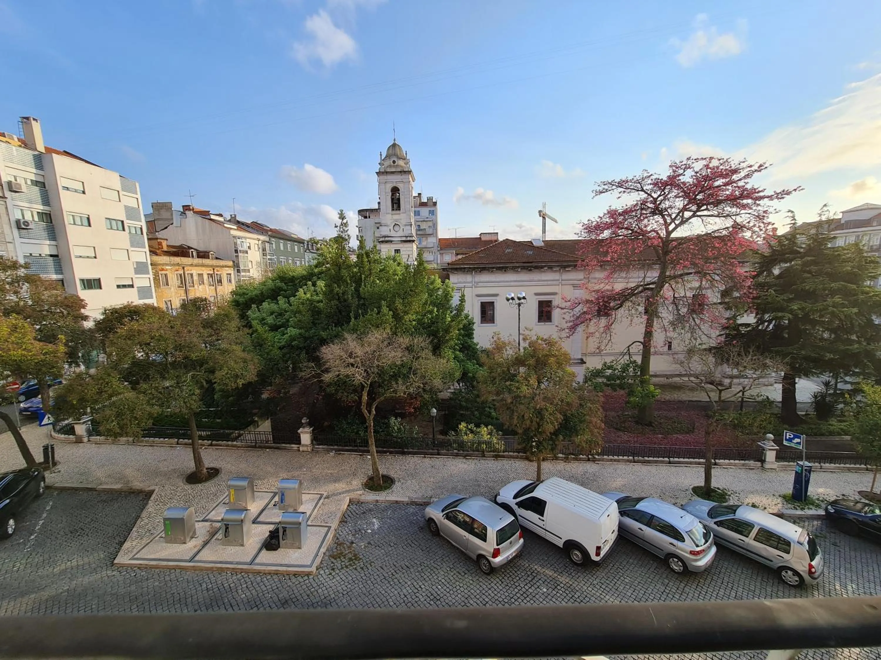 Shangri-La Hostel Anjos