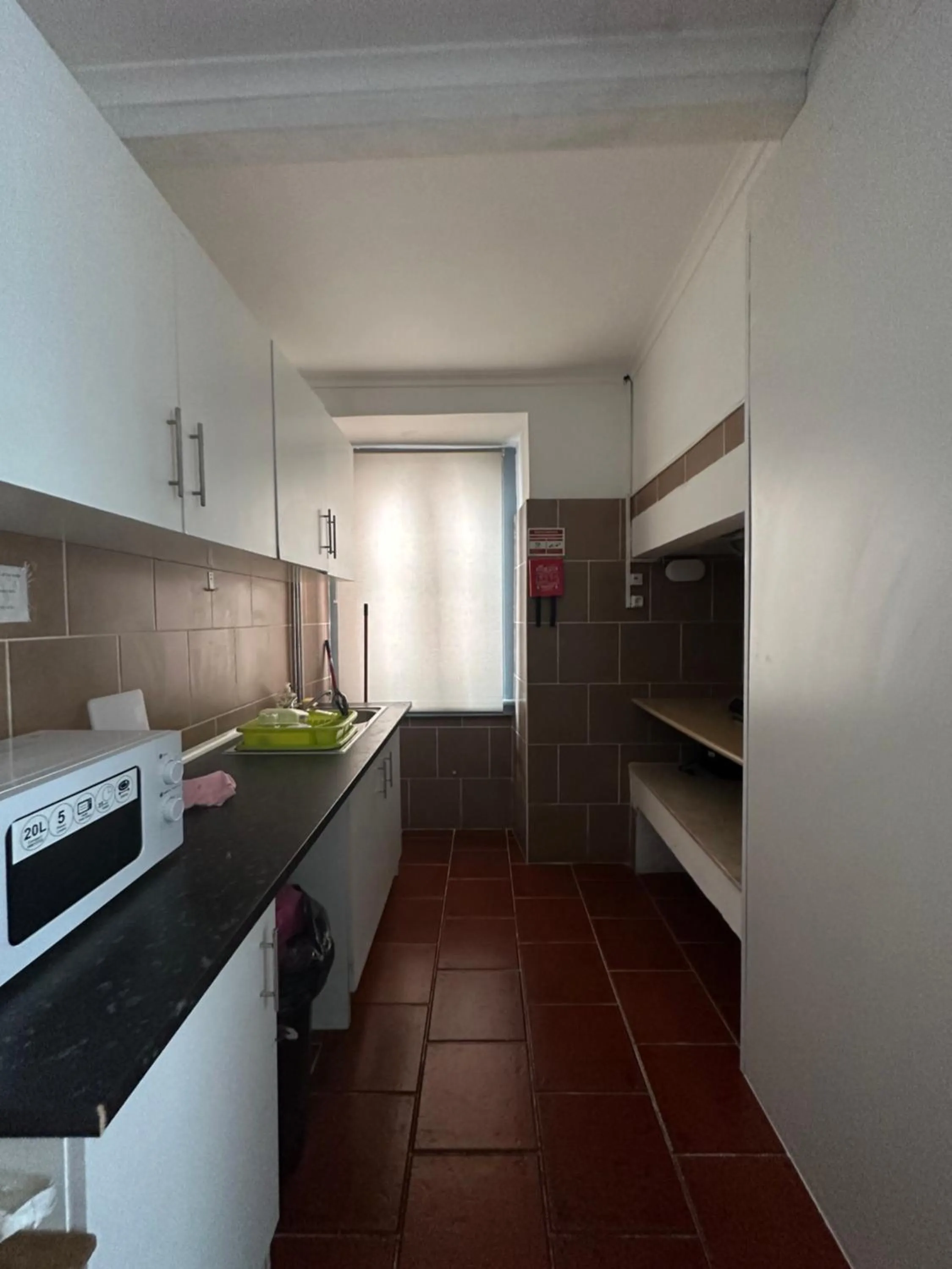 Shangri-La Hostel Anjos