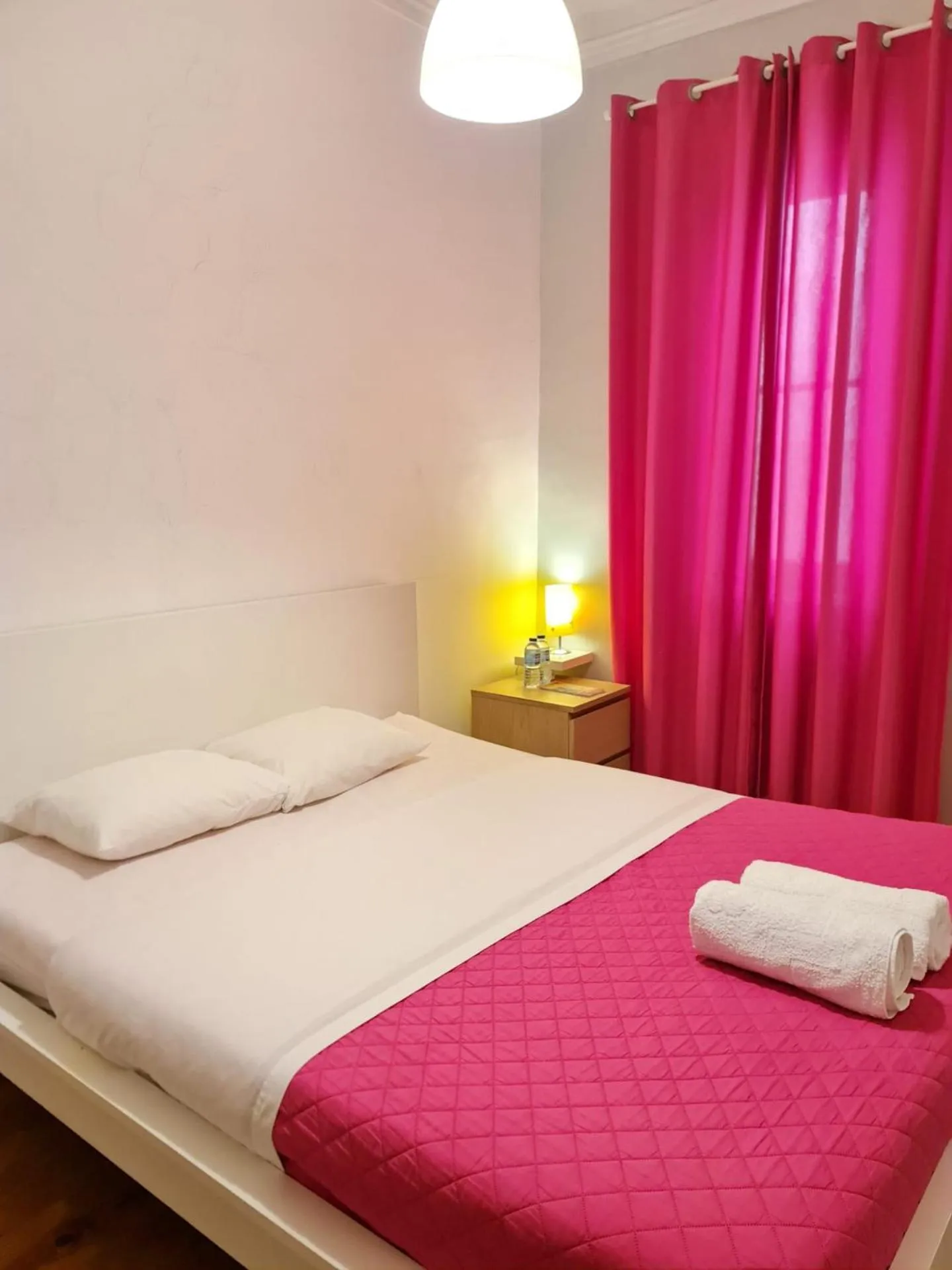 Bed in Shangri-La Hostel Anjos