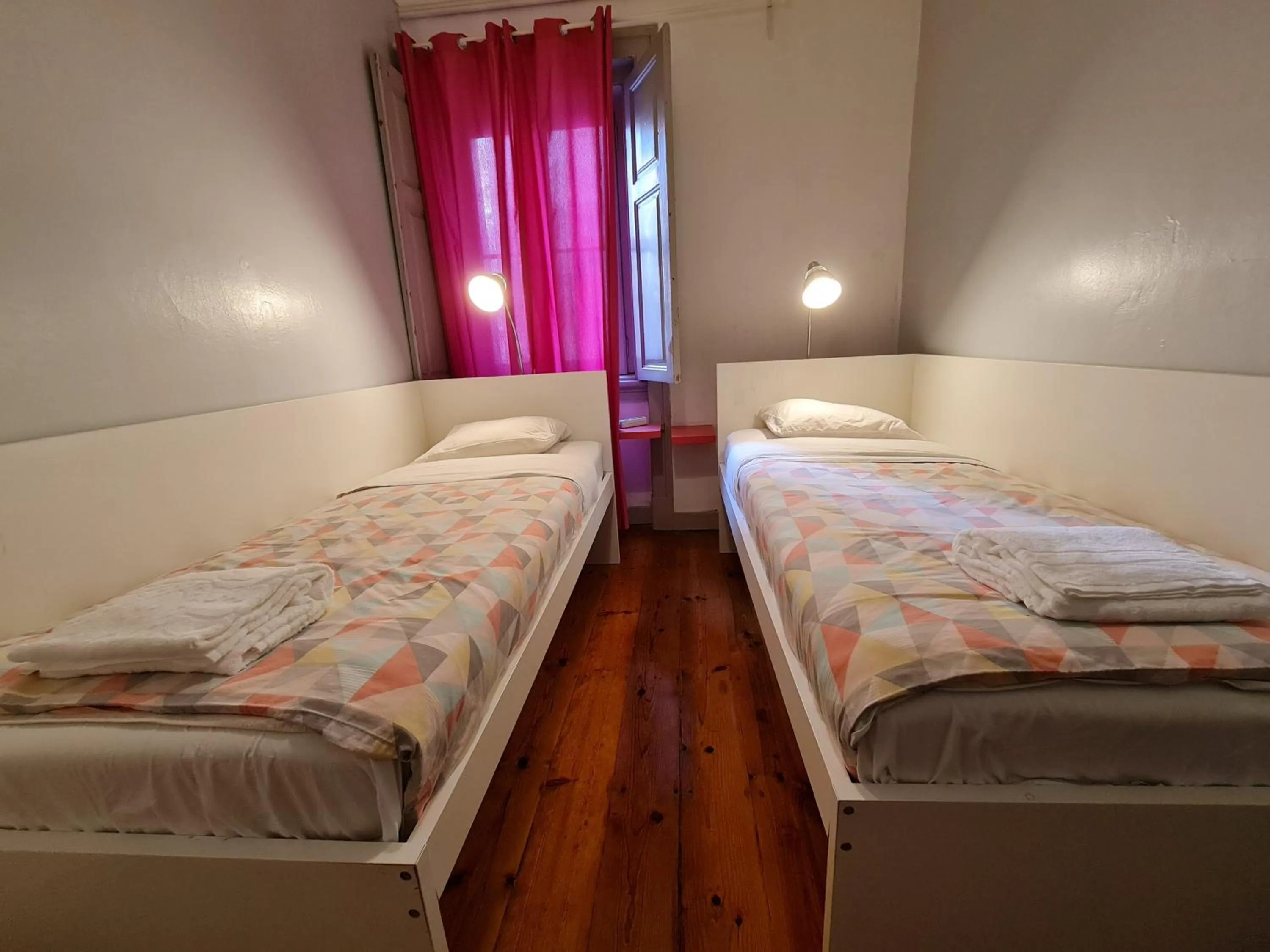 Bed in Shangri-La Hostel Anjos