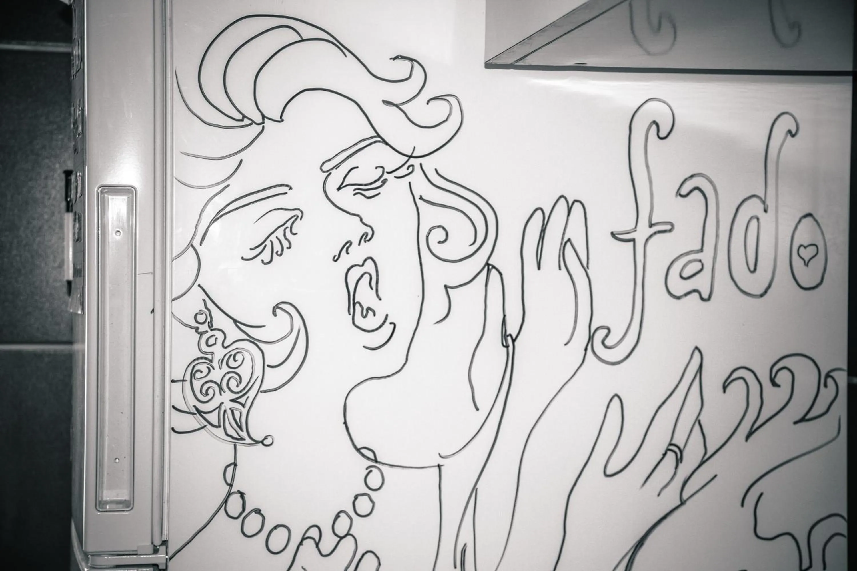 Kitchen or kitchenette in Shangri-La Hostel Anjos