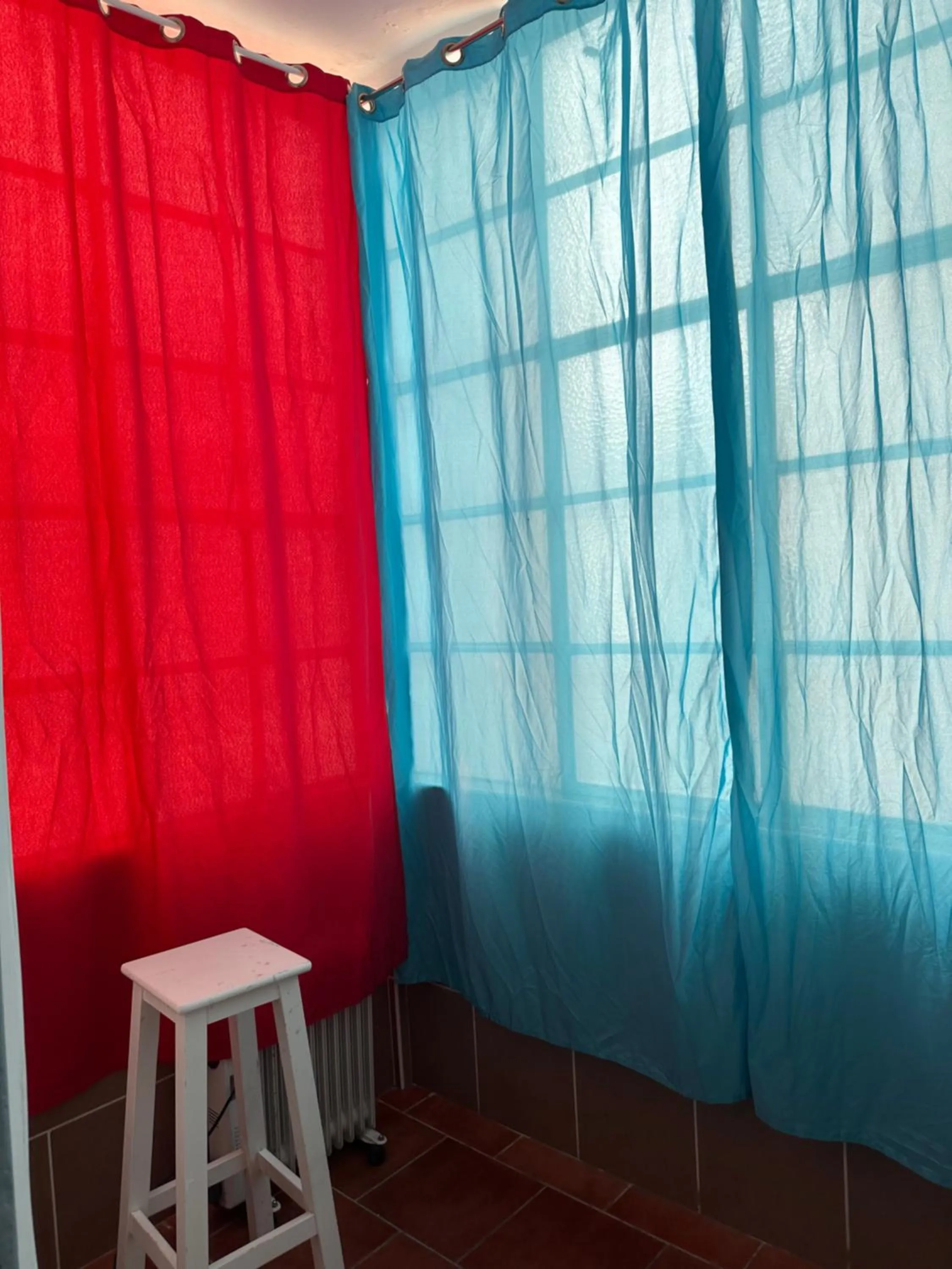 Shangri-La Hostel Anjos