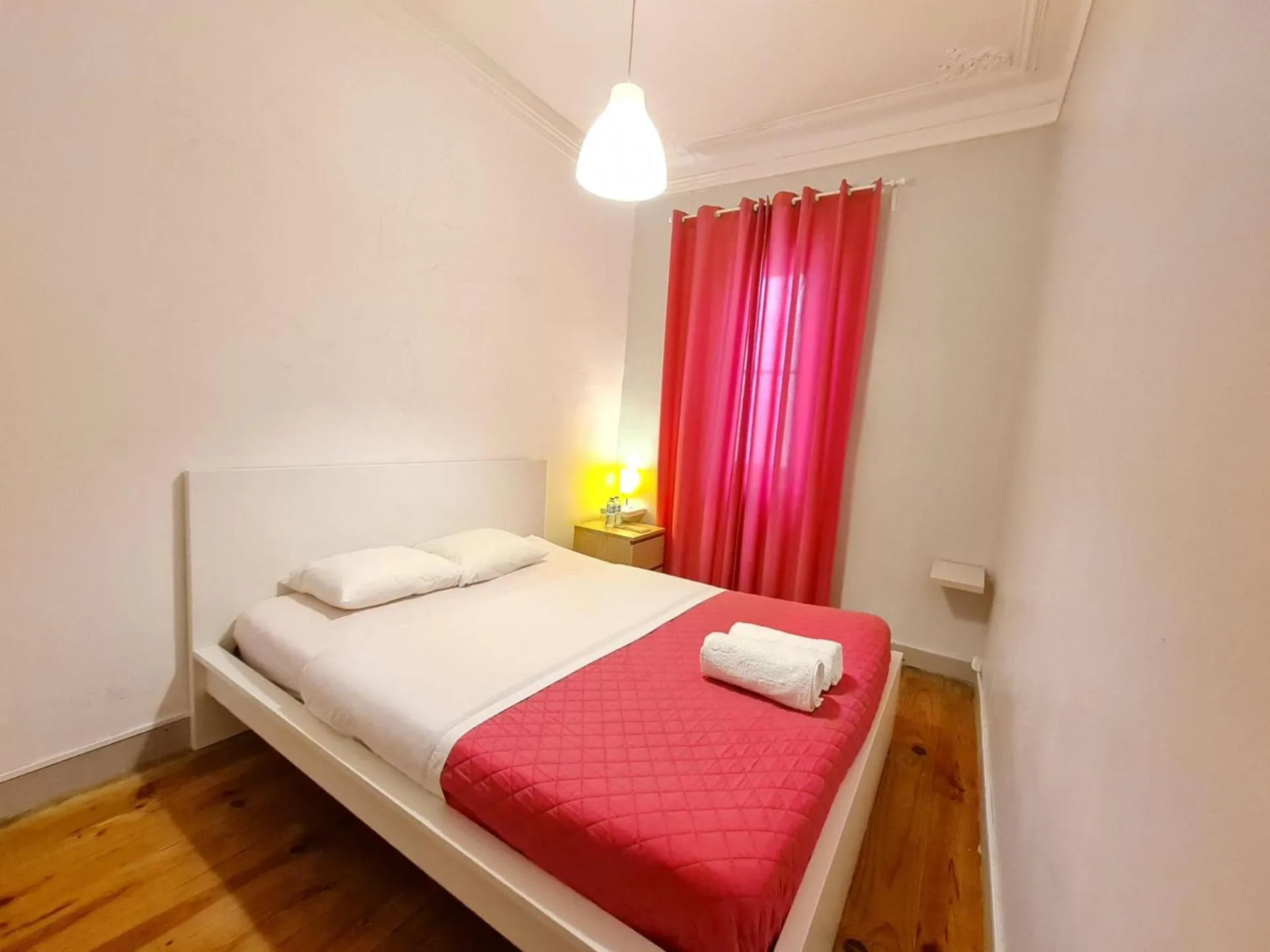 Bed in Shangri-La Hostel Anjos