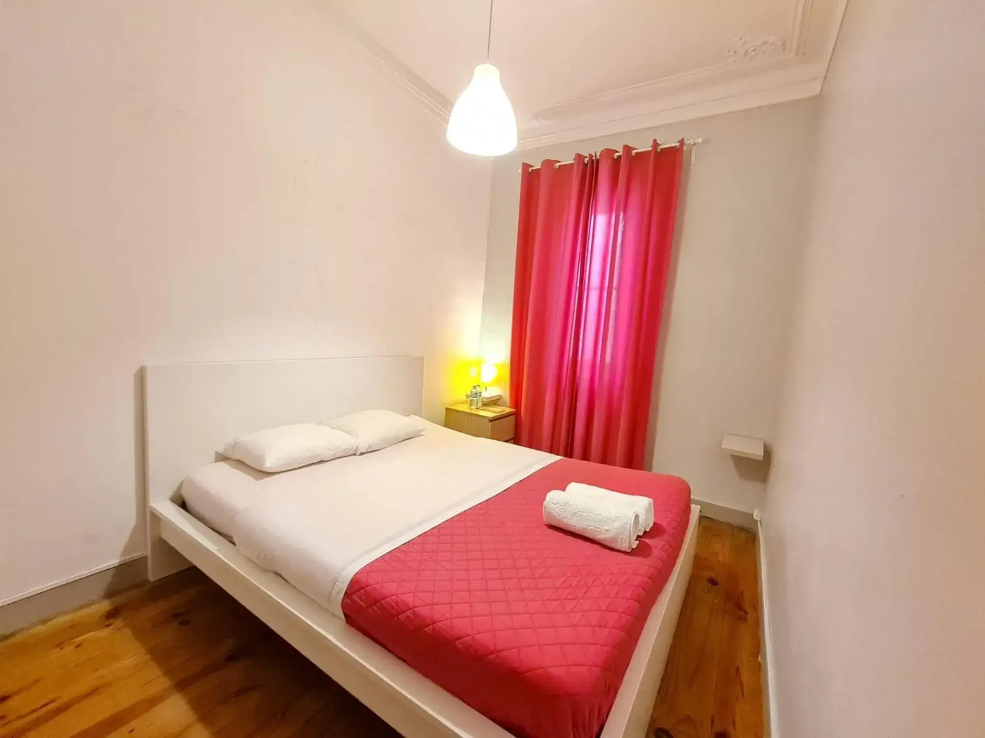 Bed in Shangri-La Hostel Anjos Bed in Shangri-La Hostel Anjos