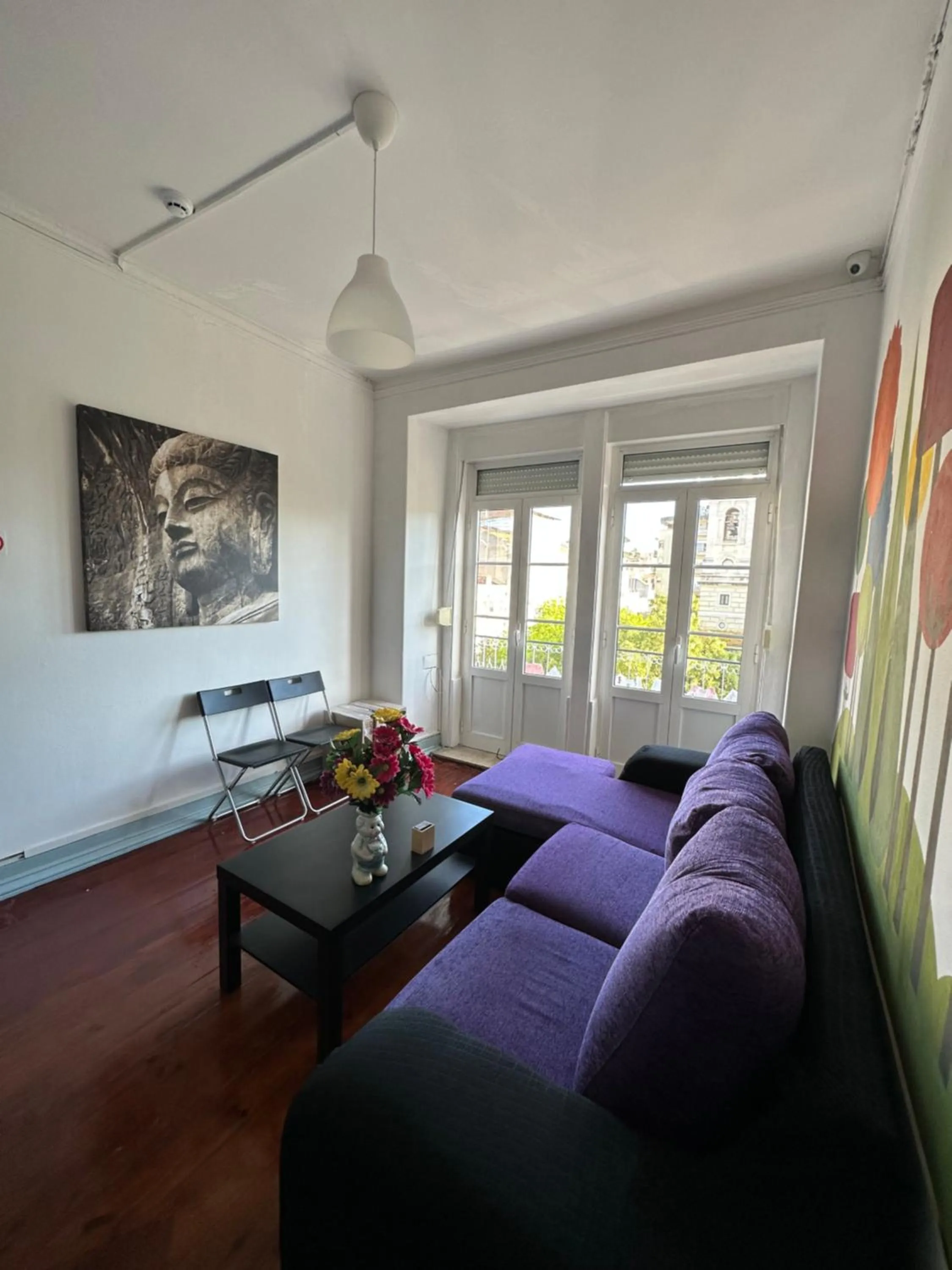 Shangri-La Hostel Anjos