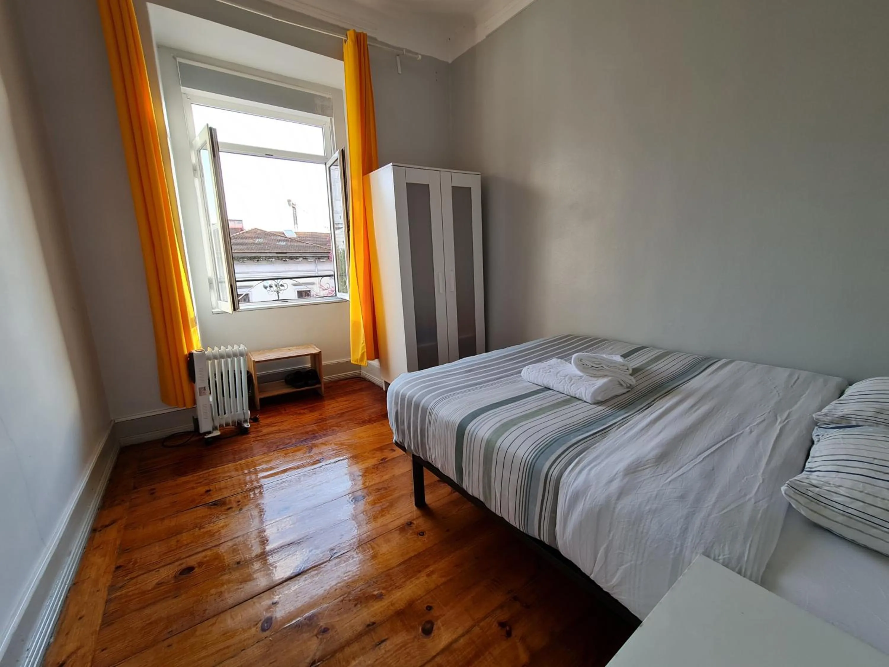 Bed in Shangri-La Hostel Anjos