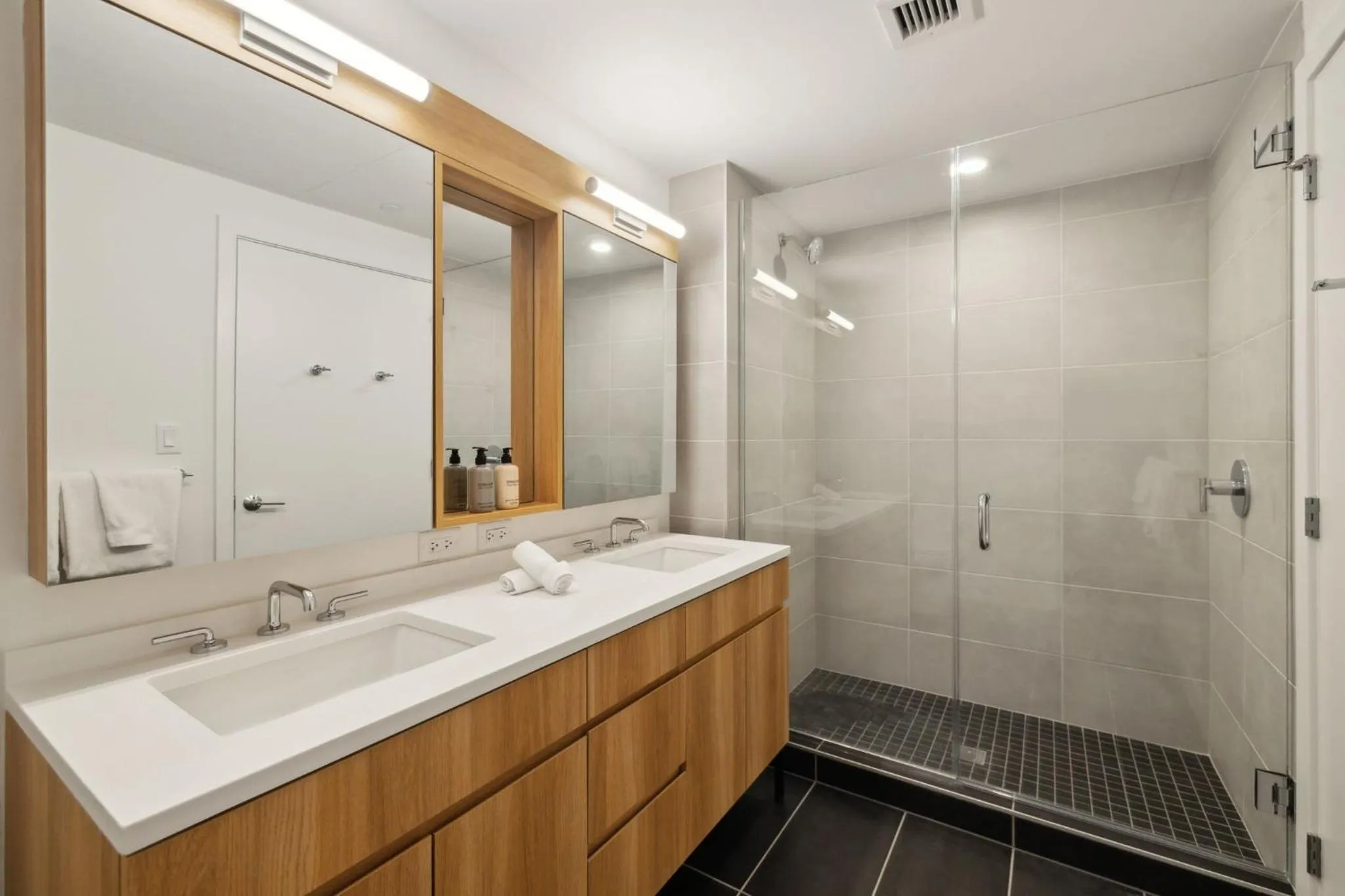 Bathroom in Placemakr Buzzard Point