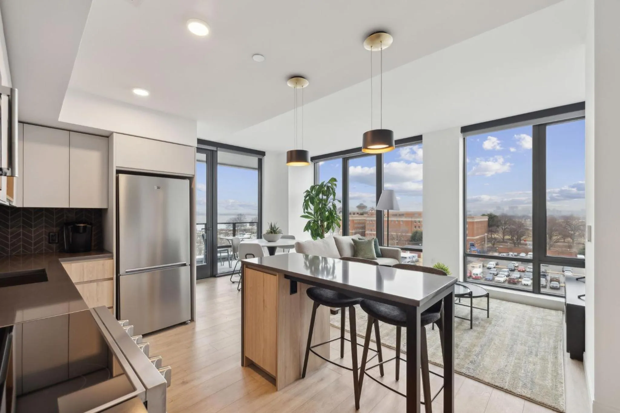 Kitchen or kitchenette in Placemakr Buzzard Point