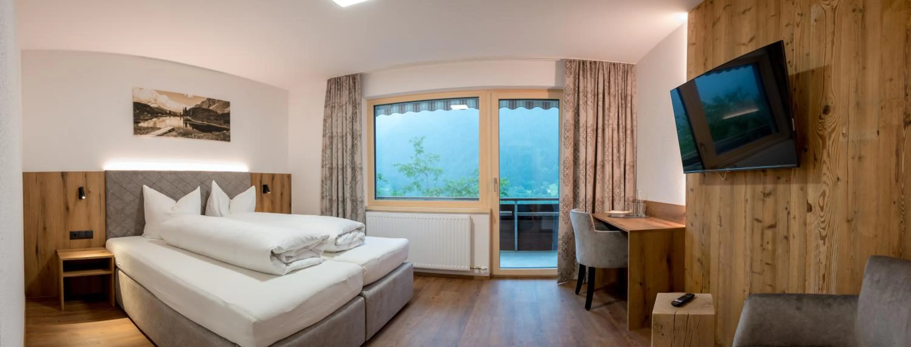 Photo of the whole room, Bed in Sonnenhang Montafon