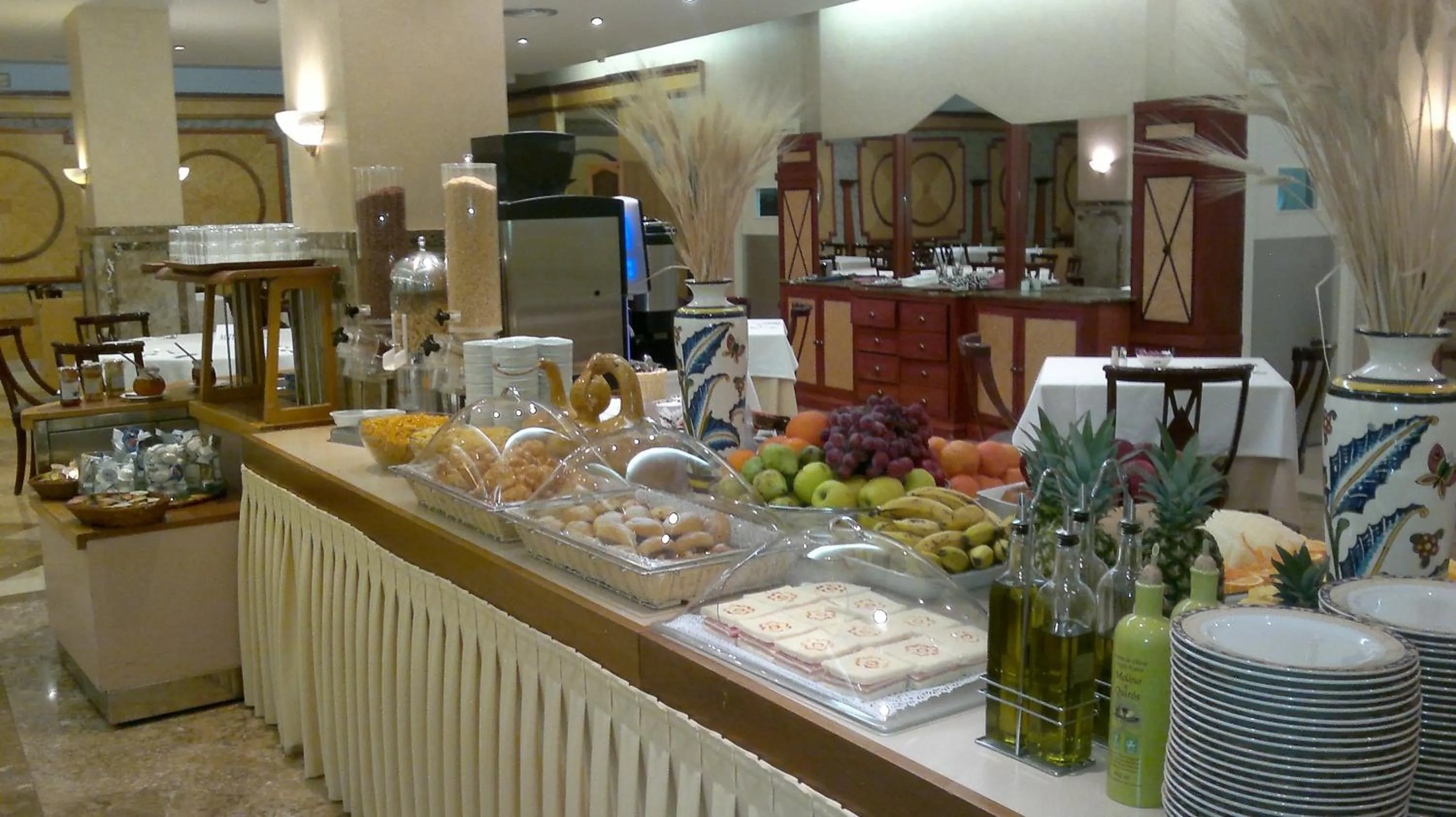 Buffet breakfast in La Casa de los Faroles