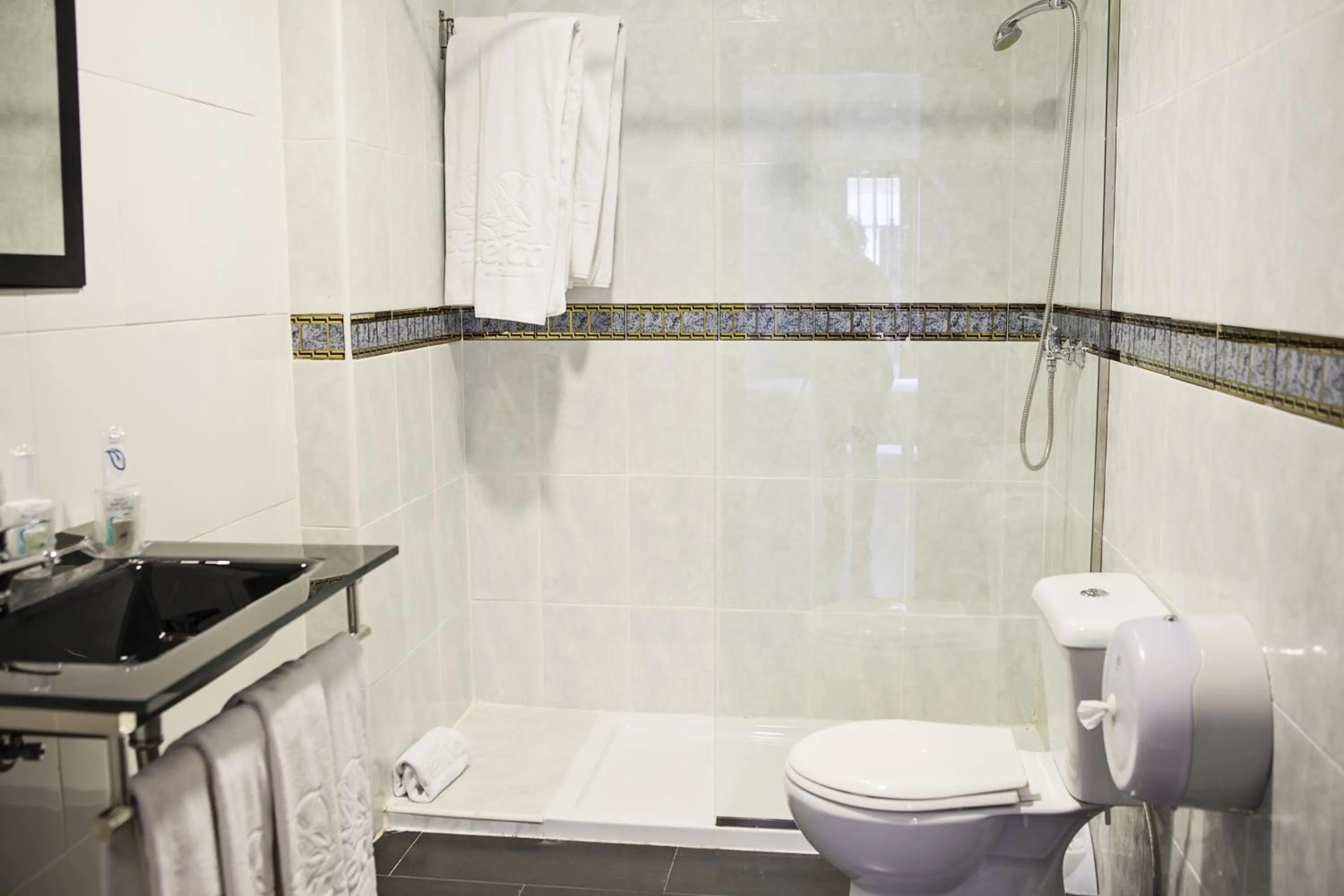 Shower in La Casa de los Faroles