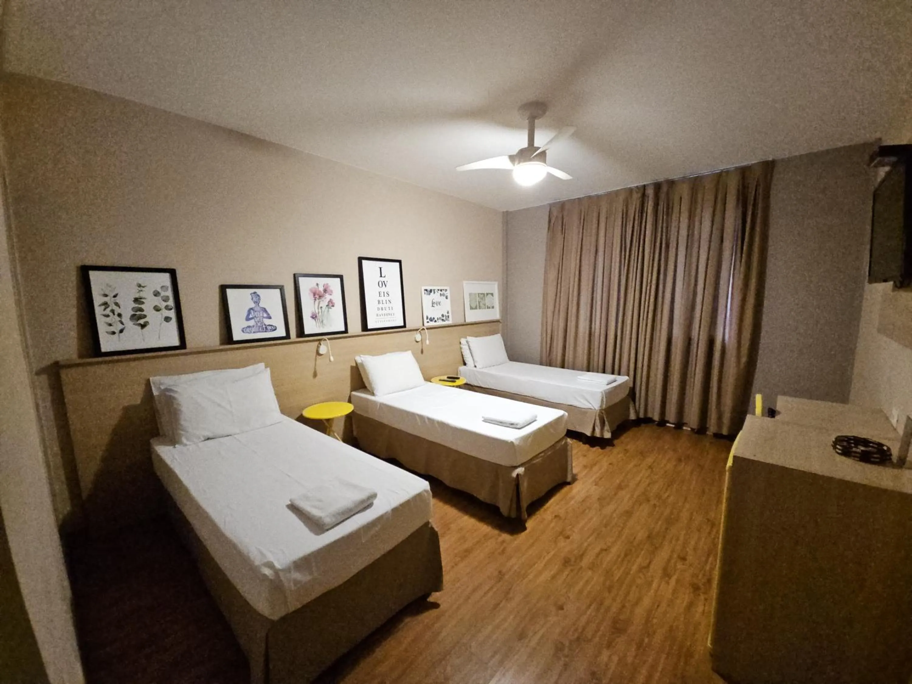 Classic Triple Room in Hospedaria Santiago
