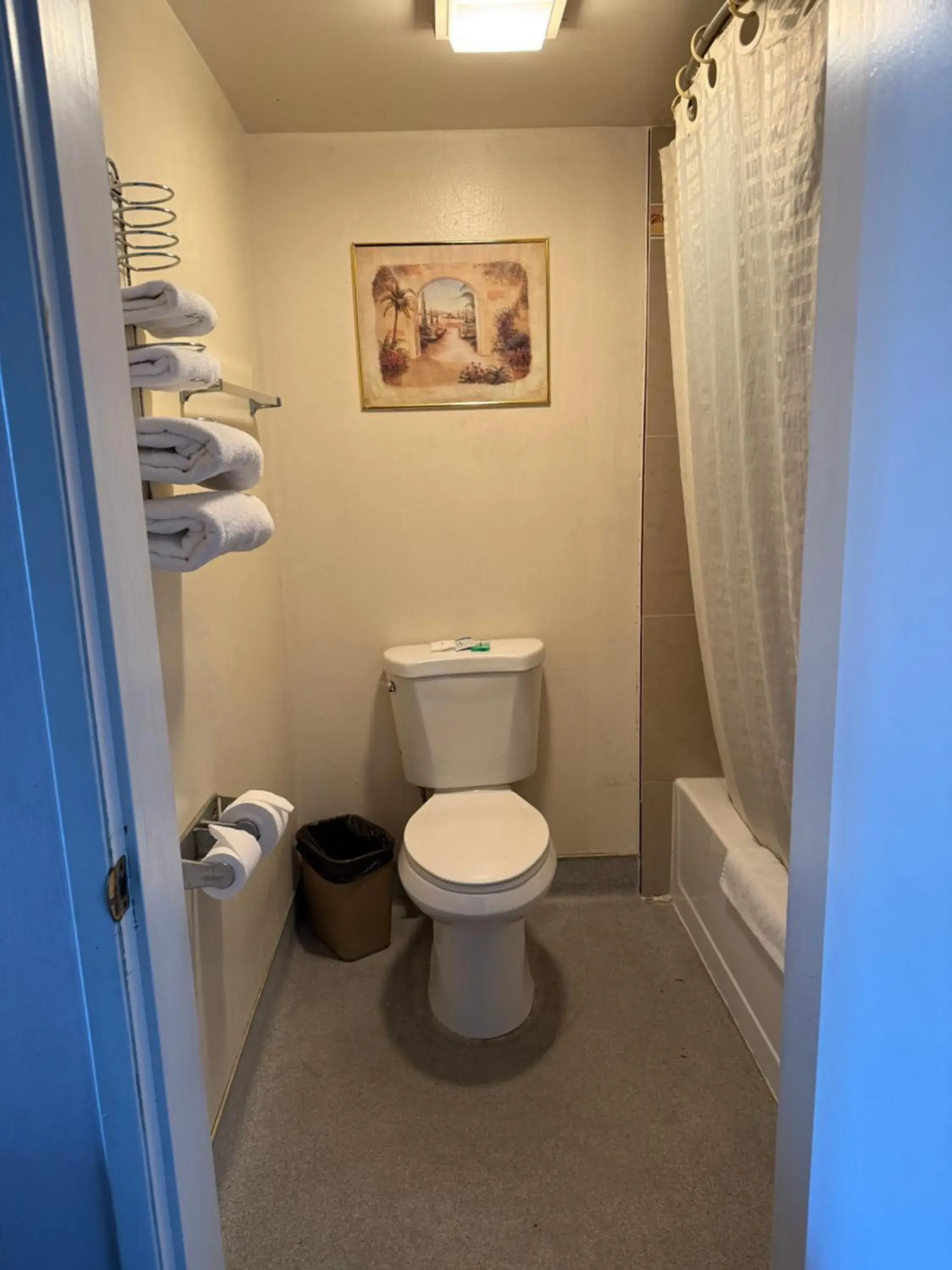 Standard Double Room in Fiesta Inn Los Angeles - Bell Gardens Standard Double Room in Fiesta Inn Los Angeles - Bell Gardens