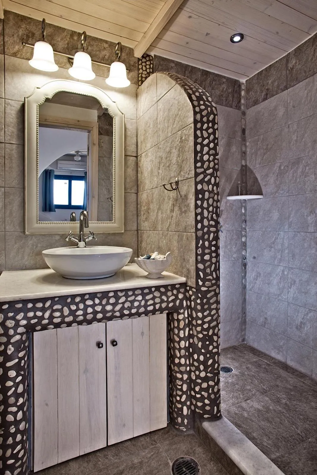 Shower in Villa Stamatina