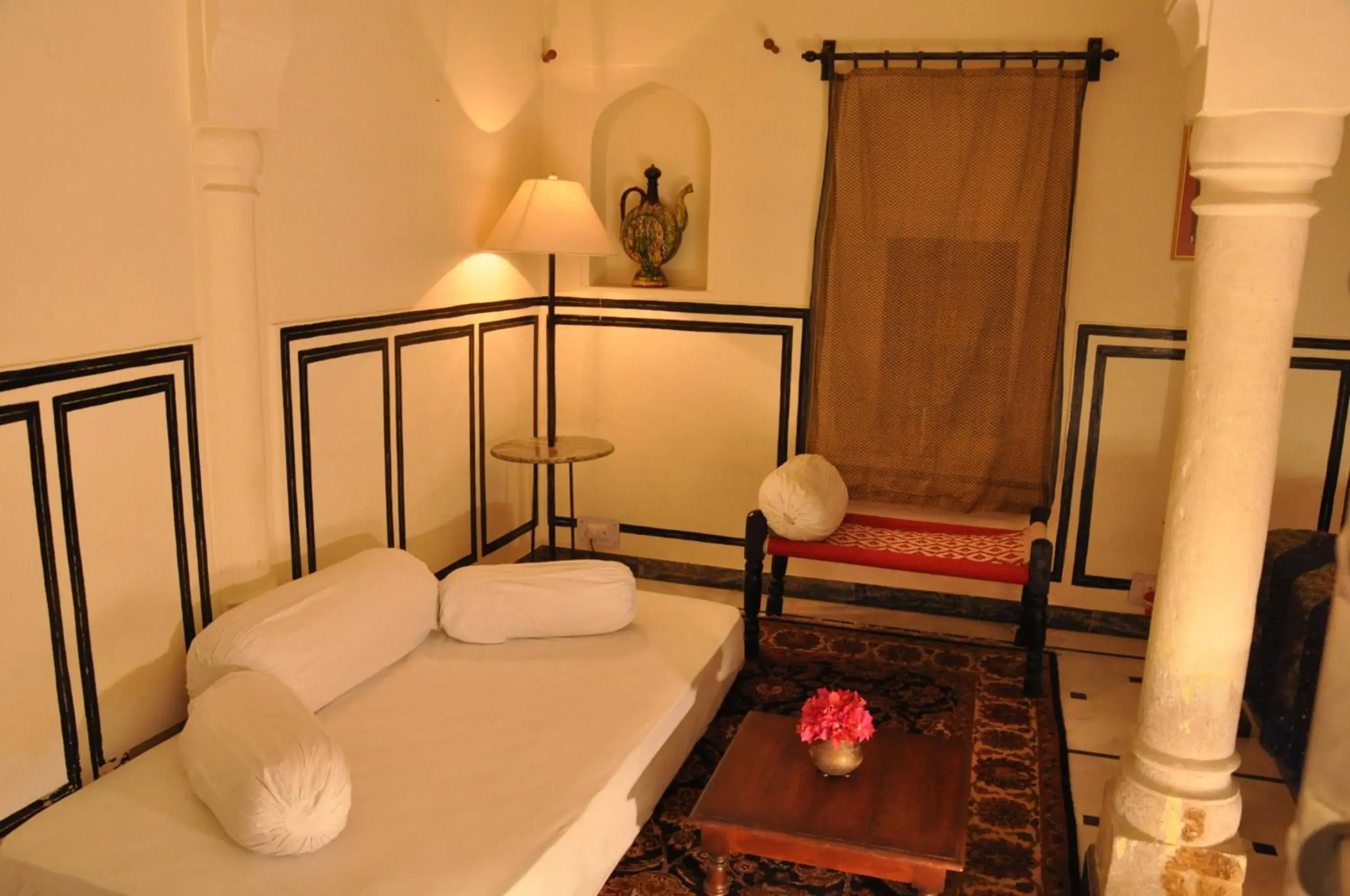 Seating area, Bed in Hotel Chobdar Haveli Seating area, Bed in Hotel Chobdar Haveli