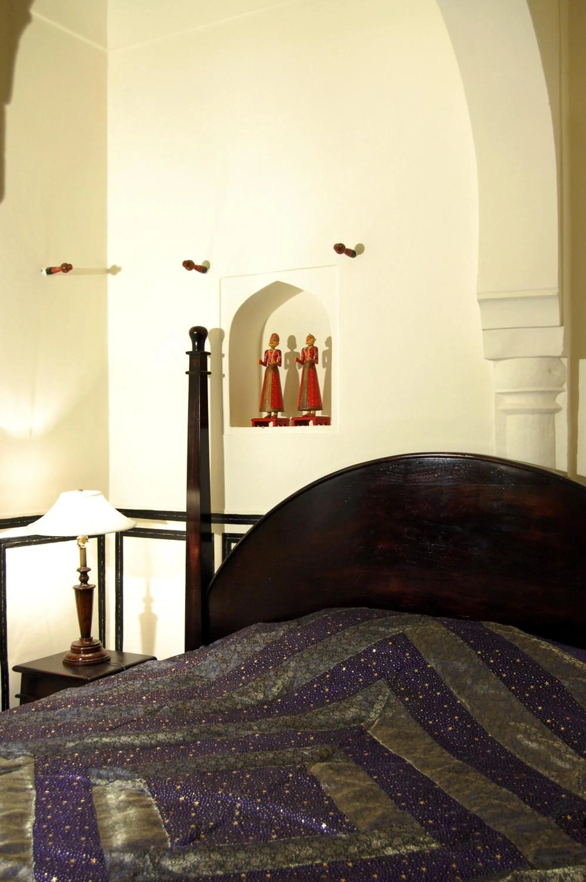 Decorative detail, Bed in Hotel Chobdar Haveli